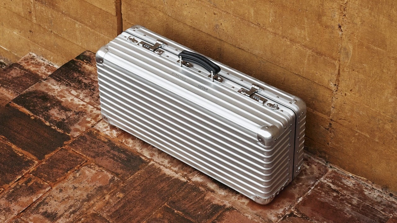 RIMOWA】GEWAとの再コラボレーションにより「トランペットケース」が