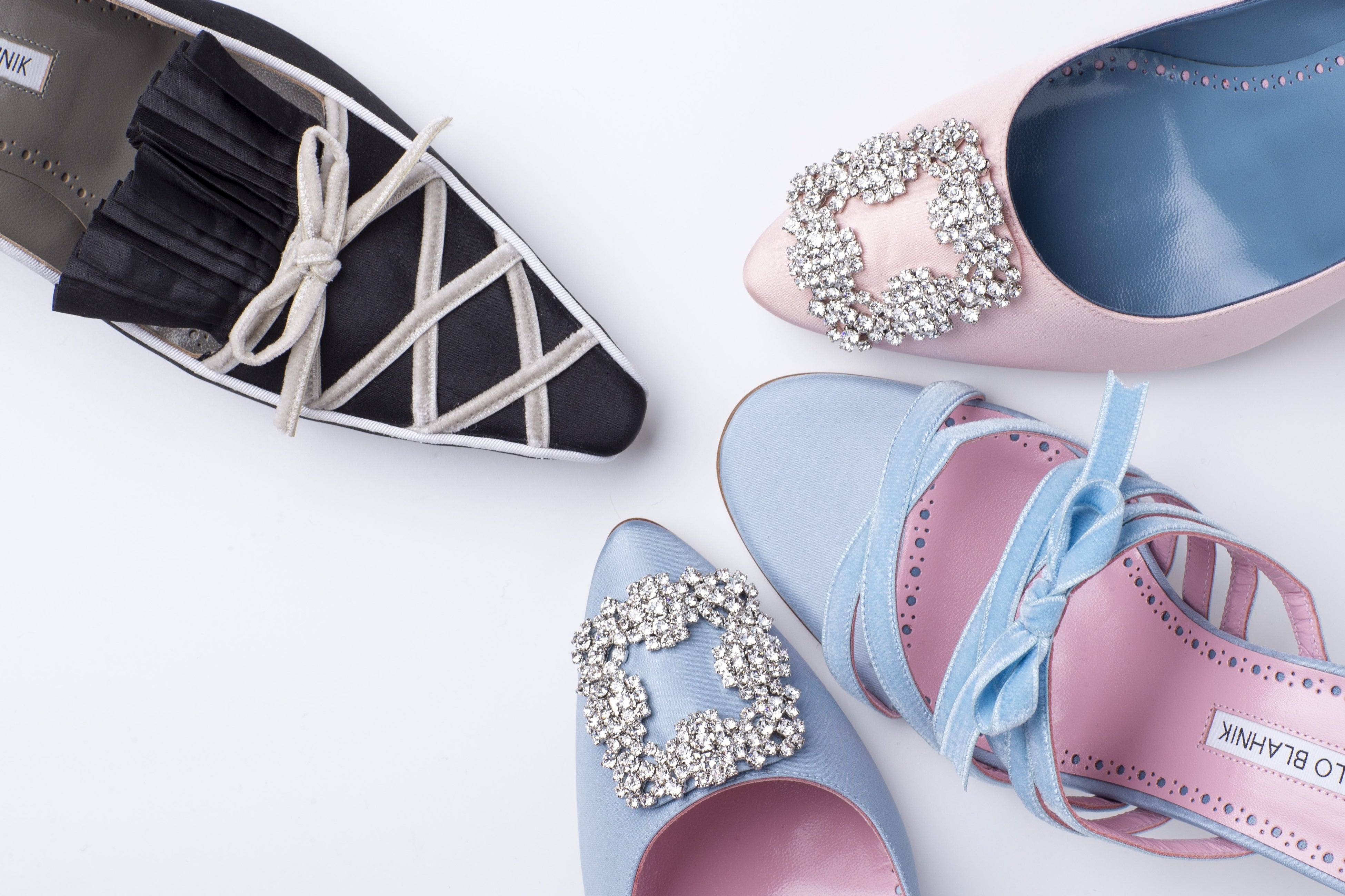 マノロ ブラニク】「マリー・アントワネット ポップアップショップ」を