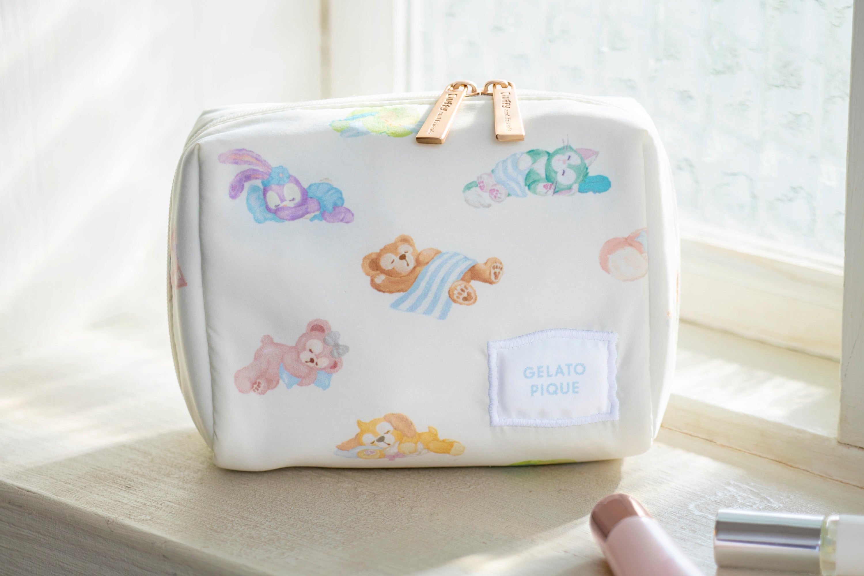 愛らしく寝ている“ダッフィー＆フレンズ”がデザインされた「gelato