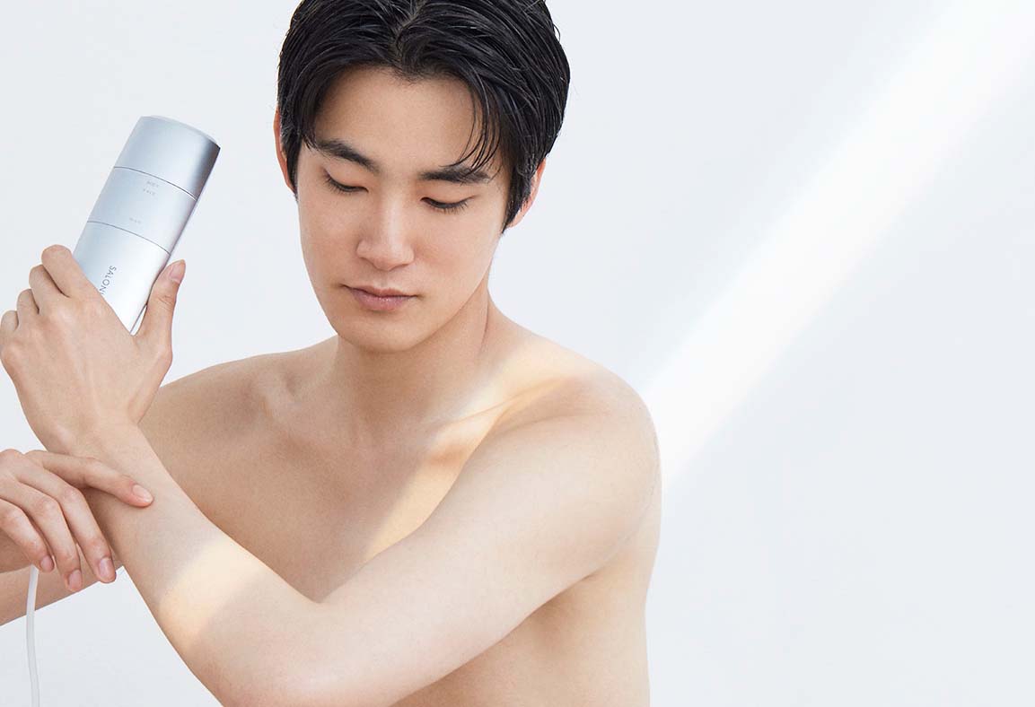 SALONIA初の光美容器は、サロン級“最大約16J”出力なのに低刺激！夏の肌