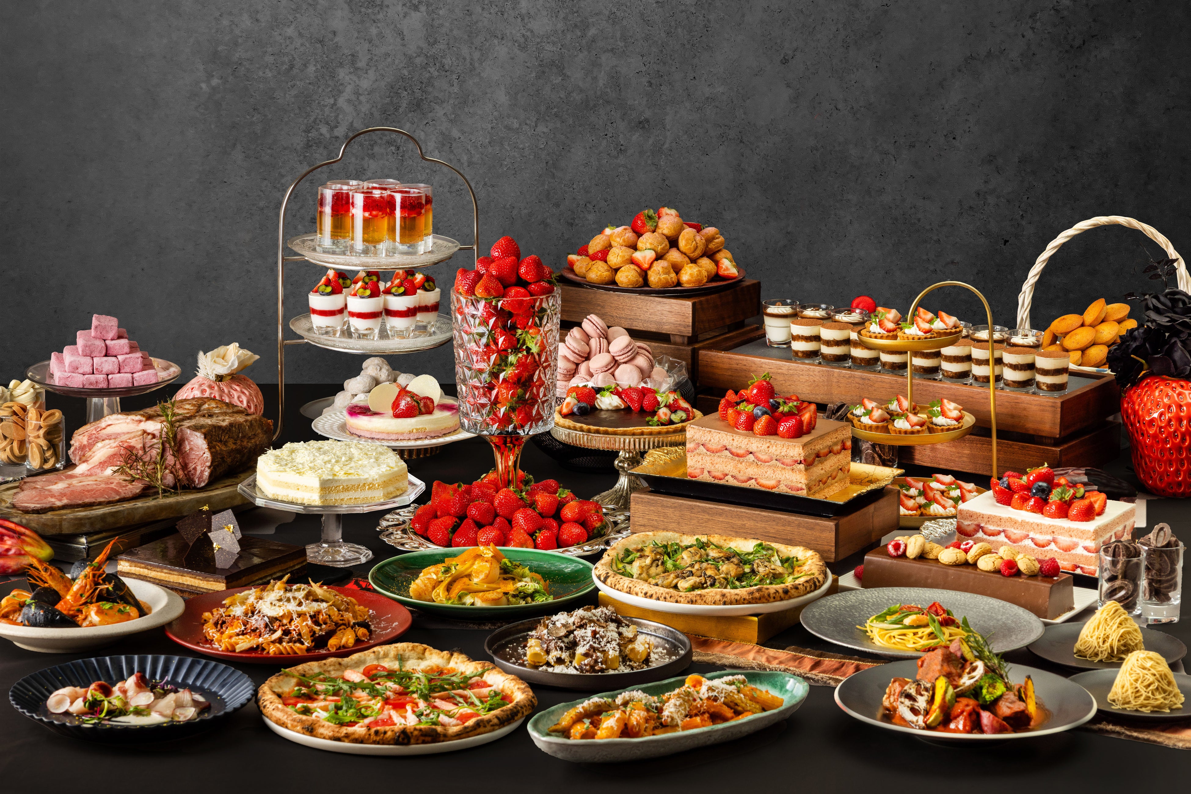 フレッシュ苺 食べ放題】XEX 3店舗は1/15、XEX WESTは2/1より期間限定