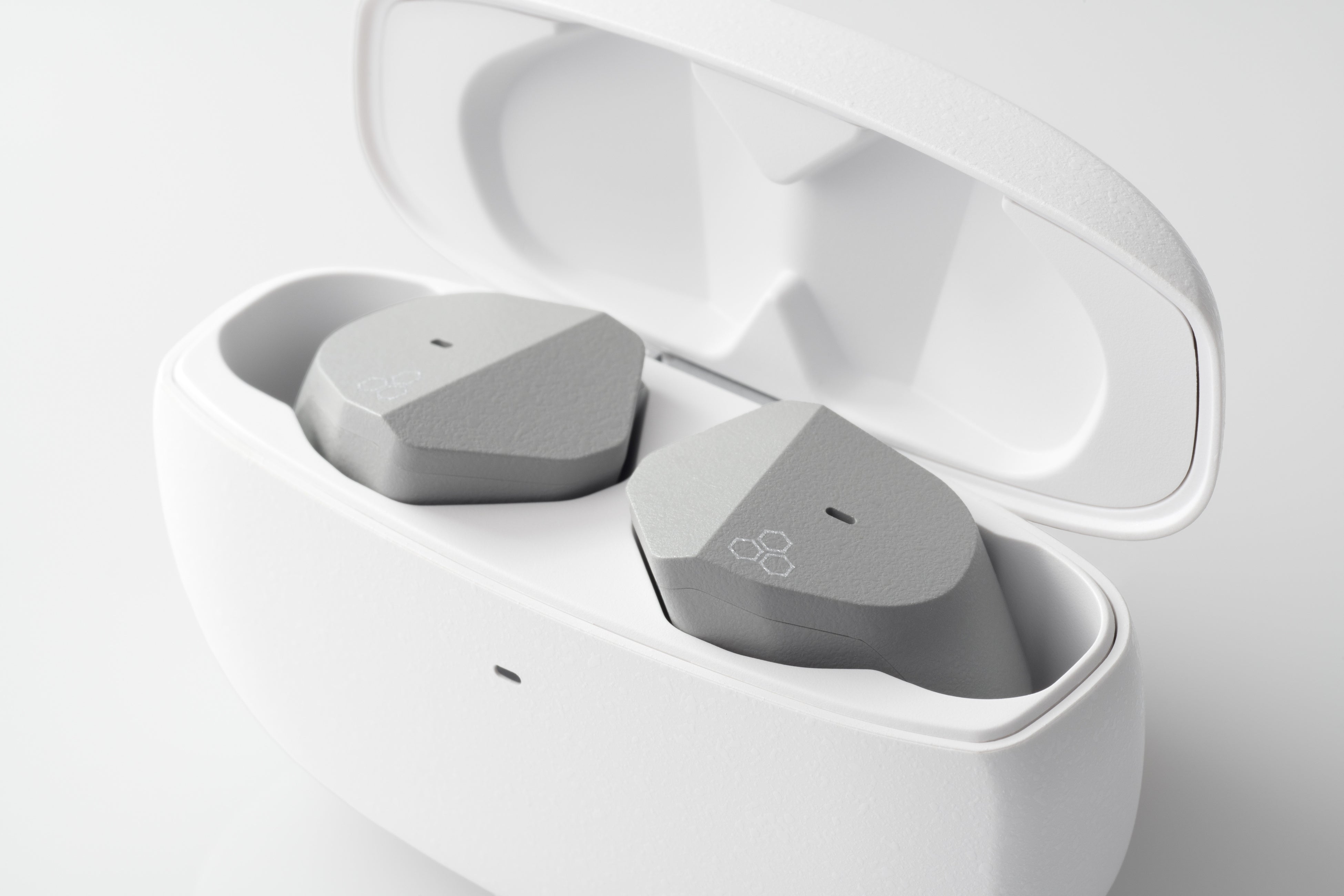 世界初 “ASMRを誘い出す”イヤホン「ZE3000 for ASMR」詳細公開 GREEN