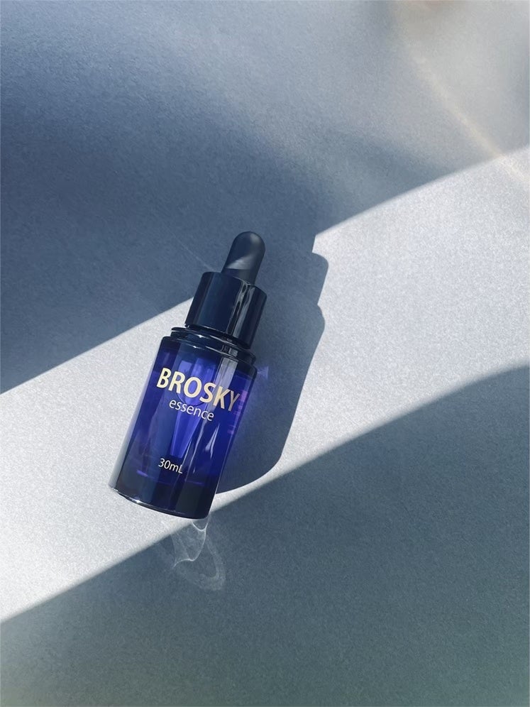 紅蘭が展開するスキンケアブランド【BROSKY】大人気の美容液から 待望