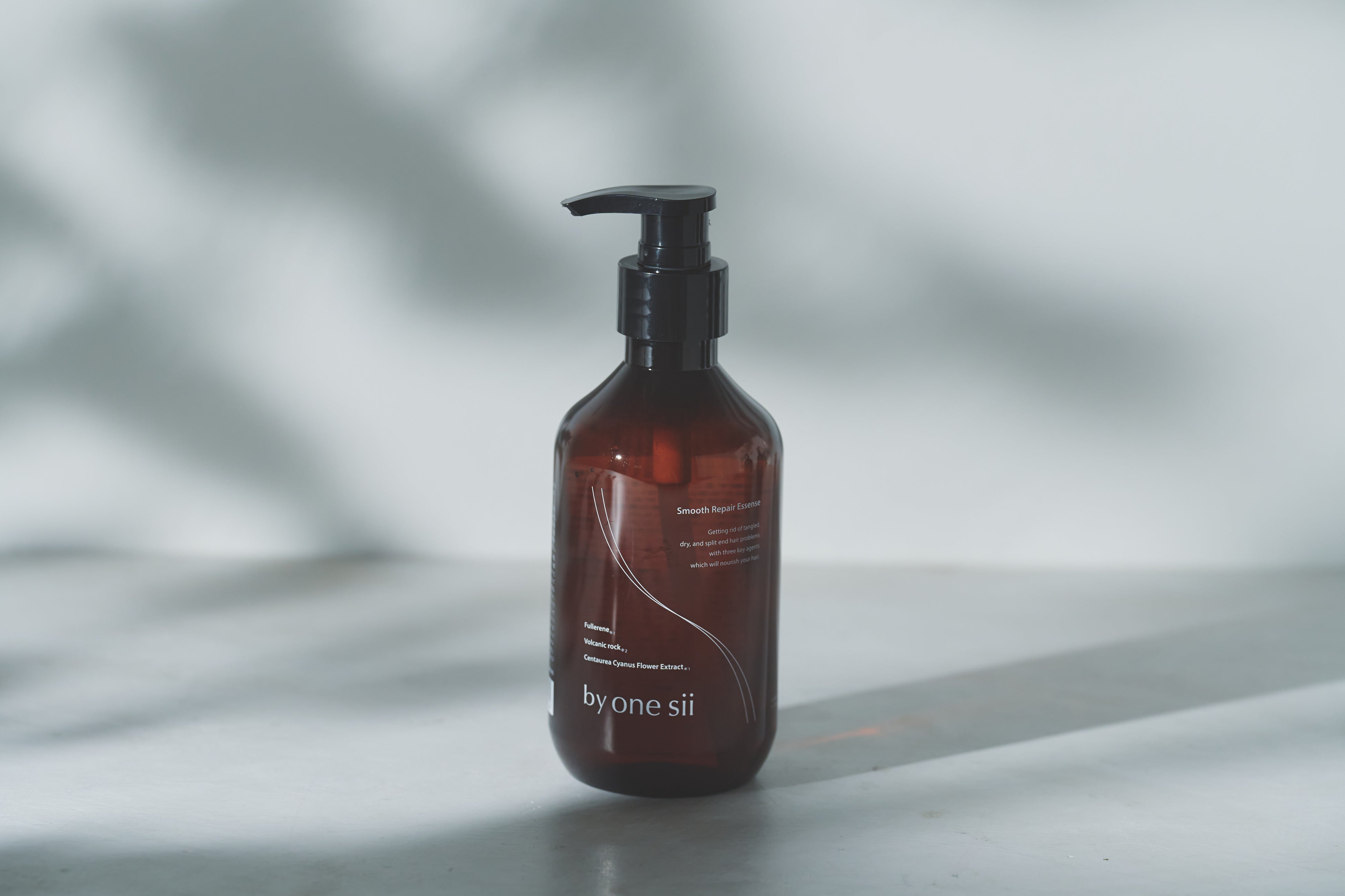 シャンプーに混ぜて使う」話題の美容液「by one sii」、全国のロフトと