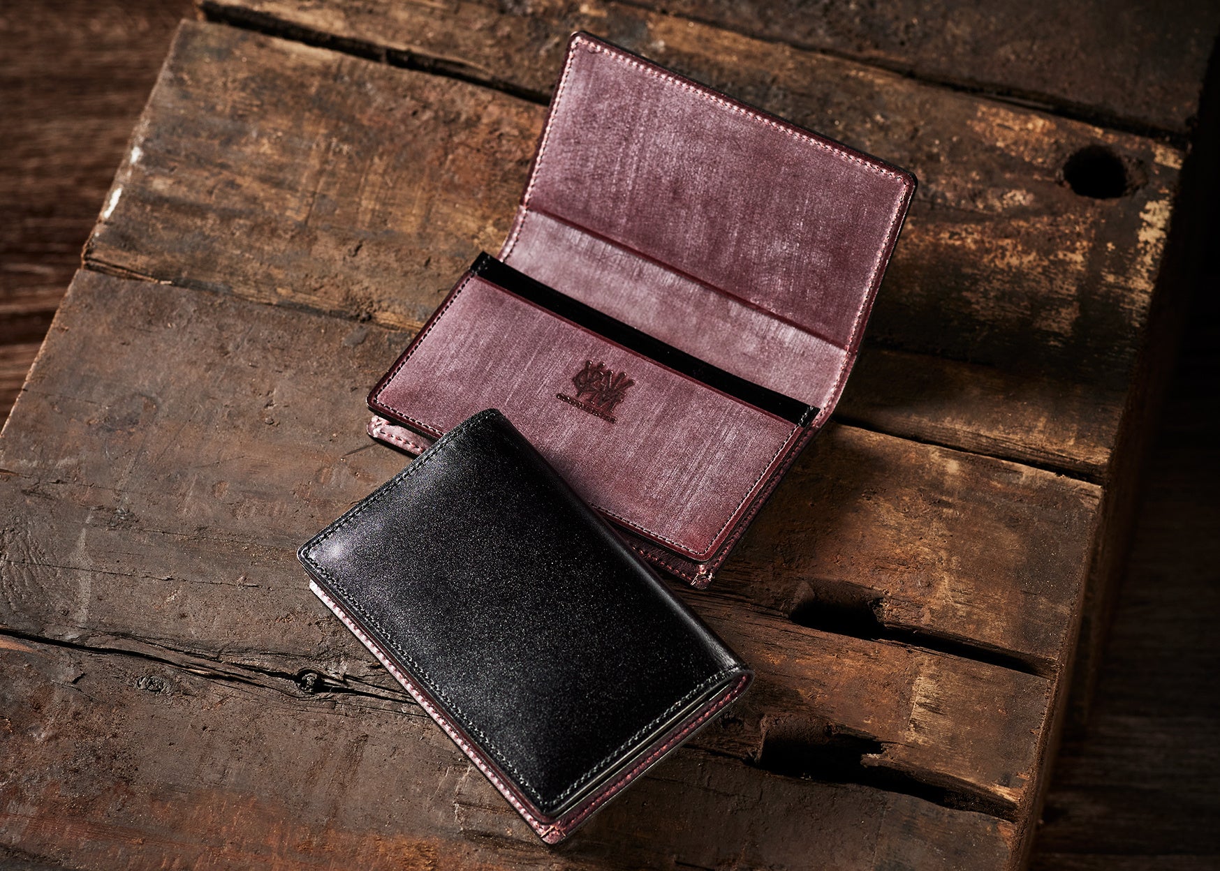 ココマイスター】コードバンクルーの名刺入れが本日再販売。 | ココ