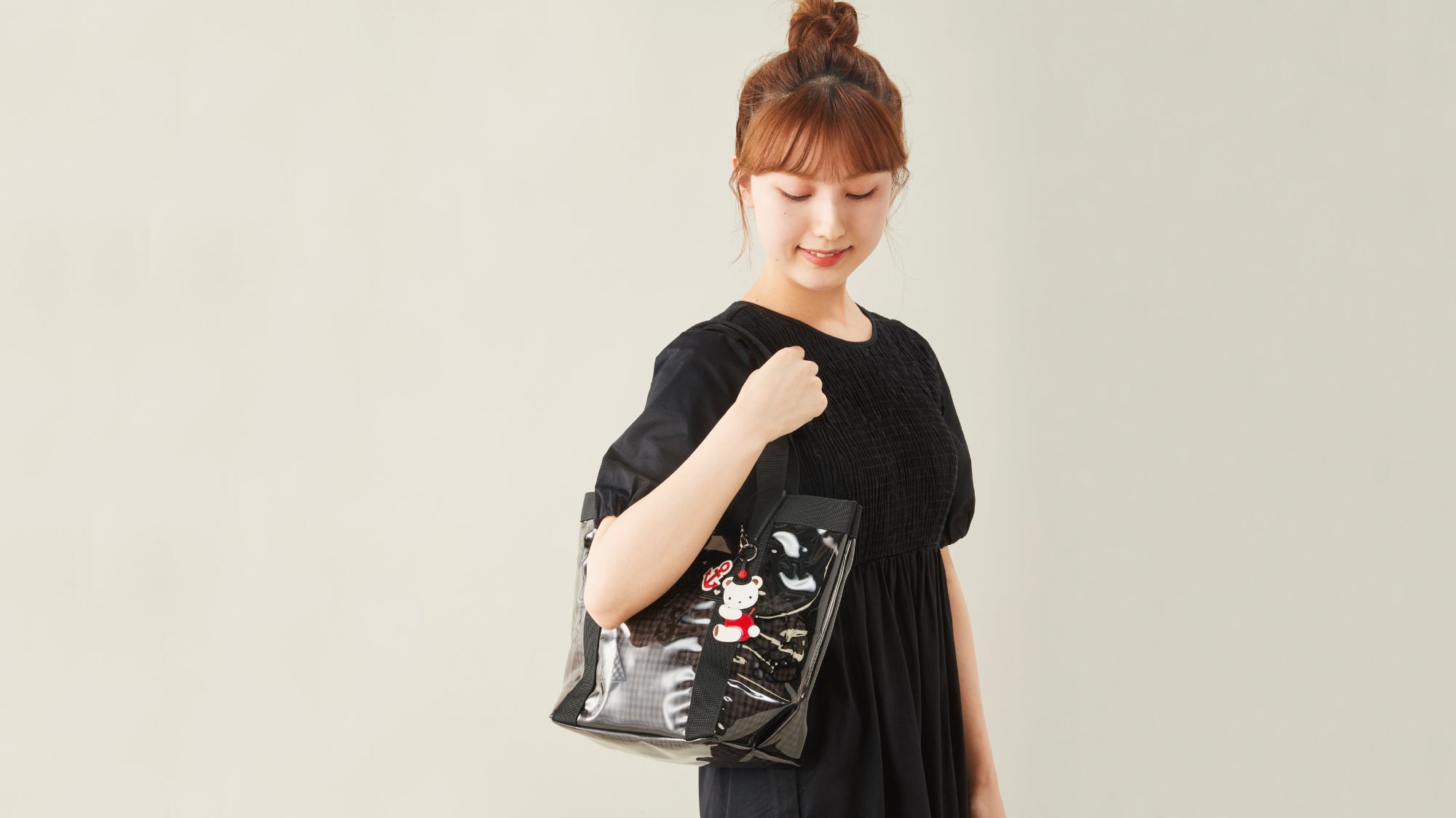 夏の新作コレクションや特別企画アイテムが登場する「夏のファミリア