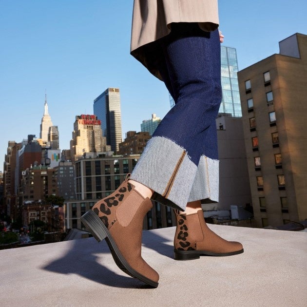 エコフレンドリーでスタイリッシュなシューズブランド「VIVAIA」2024年