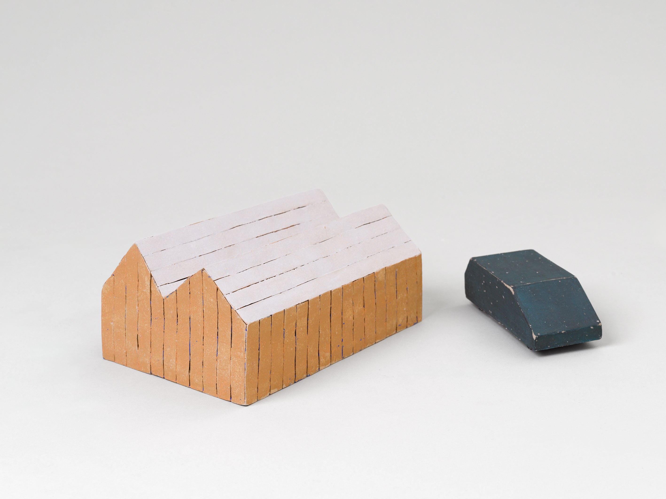 陶芸家 矢尾板克則のイマジネーションが創る、未来へ向かう小気味良い