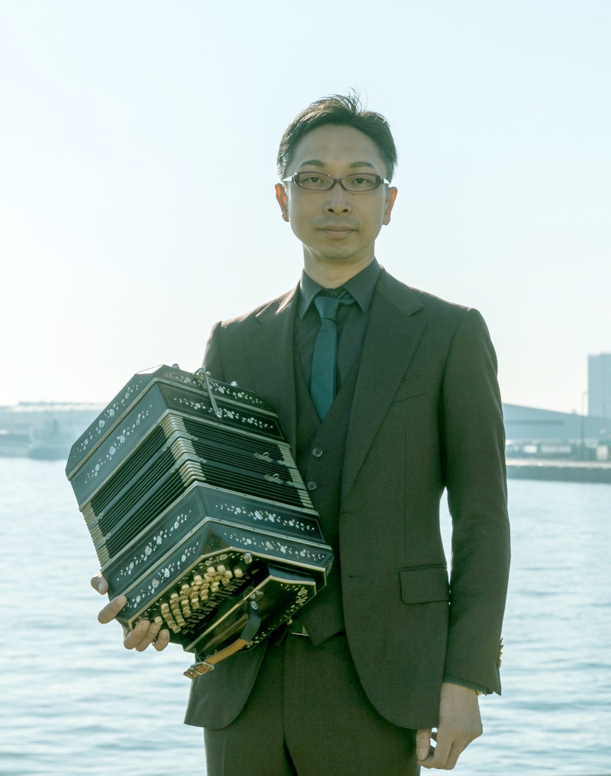 アルゼンチンからやってきたタンゴ歌手のイレーネ‧フェラーリ出演