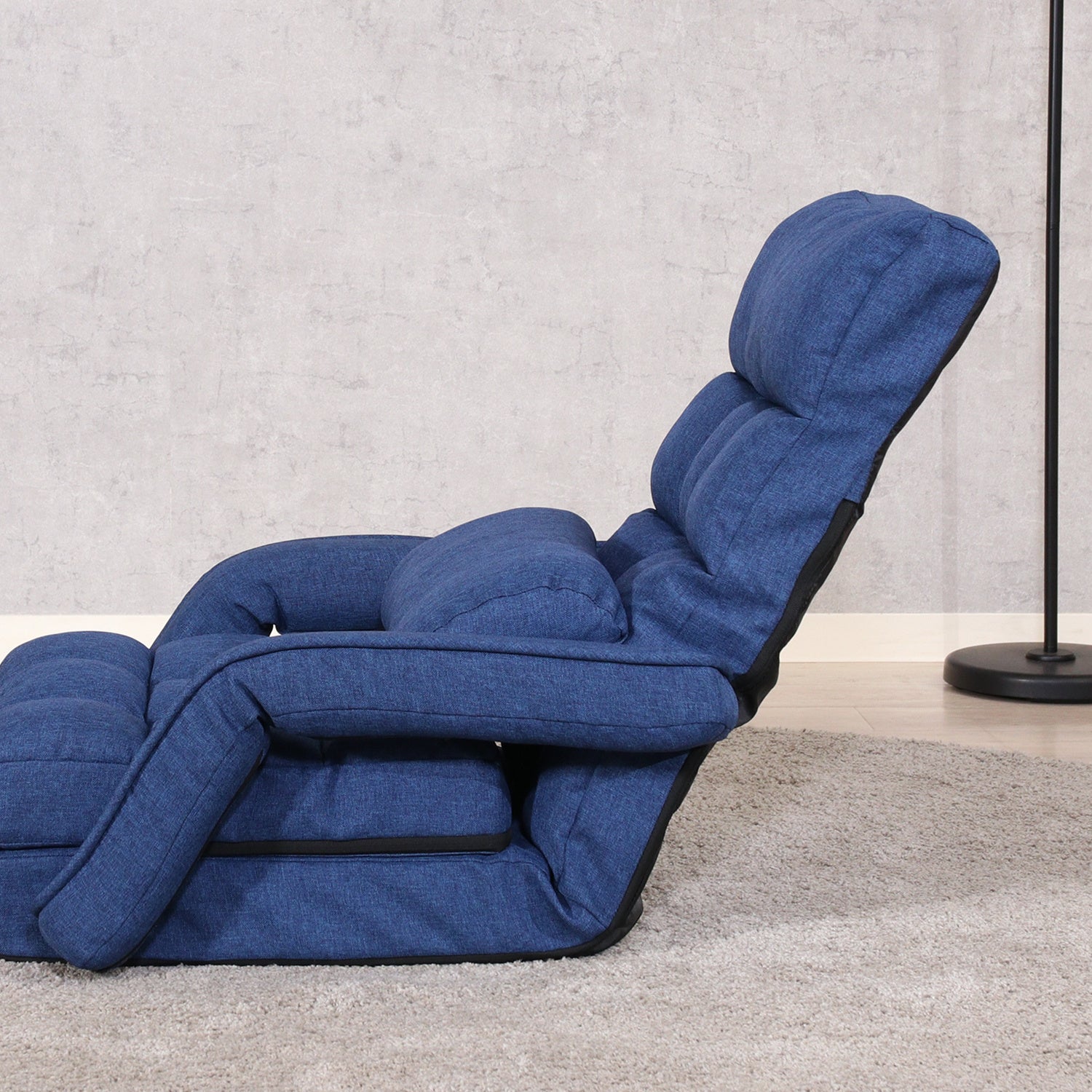 前年比5.2倍！1年間で4.4万台を売り上げた「4WAY座椅子」 爆発的人気の