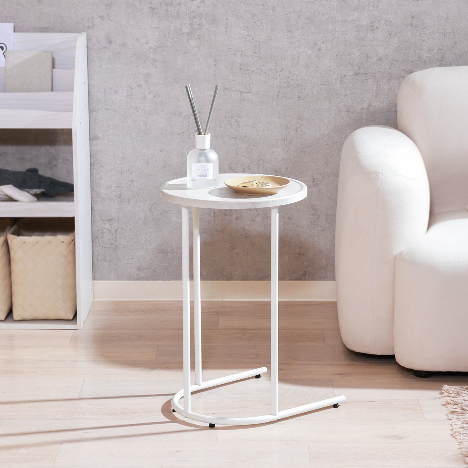 やわらかなシルエットに隠された超機能的サイドテーブルが韓国