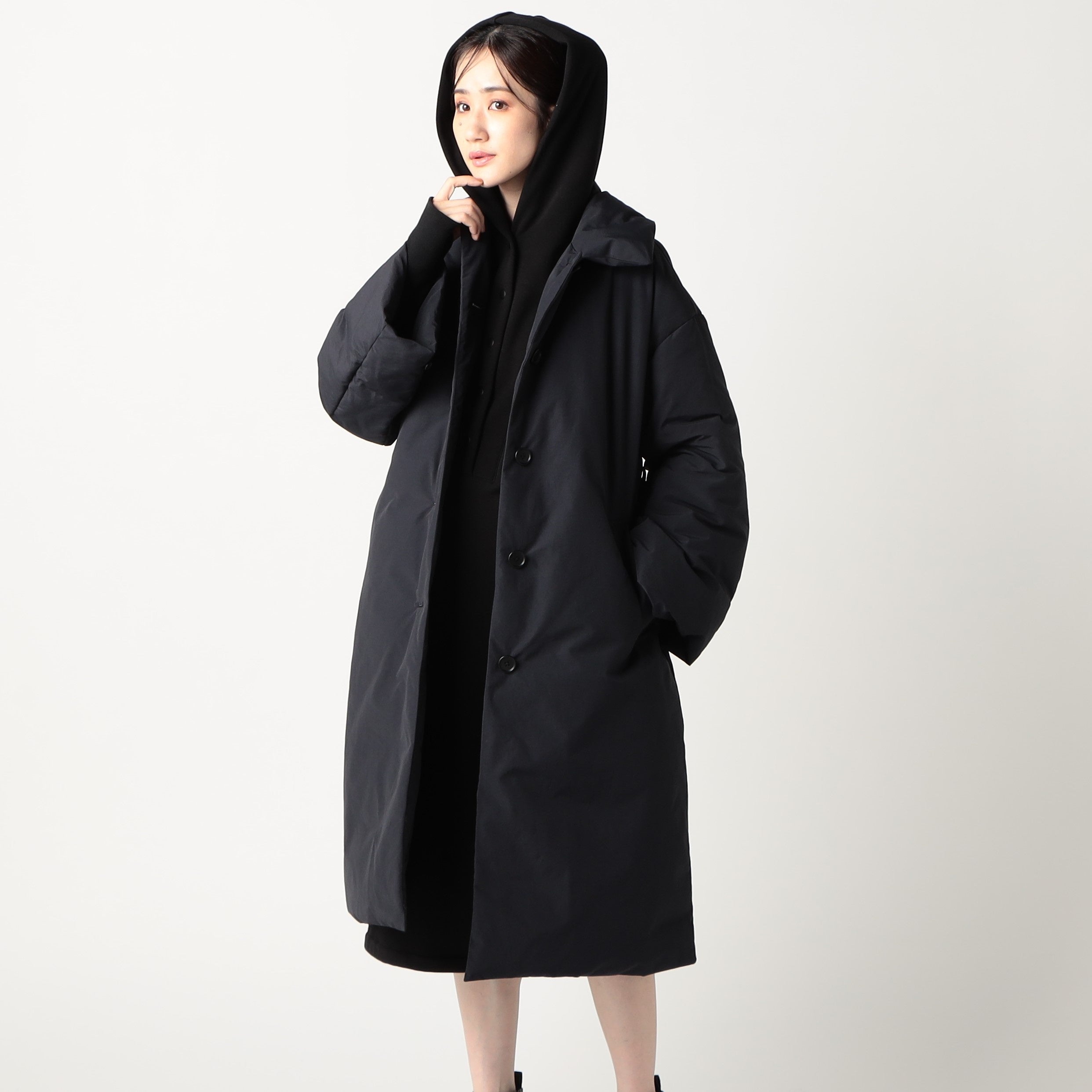 コムサ・ブロンドオフから産前も産後も楽しめる「ママダウンコート」が