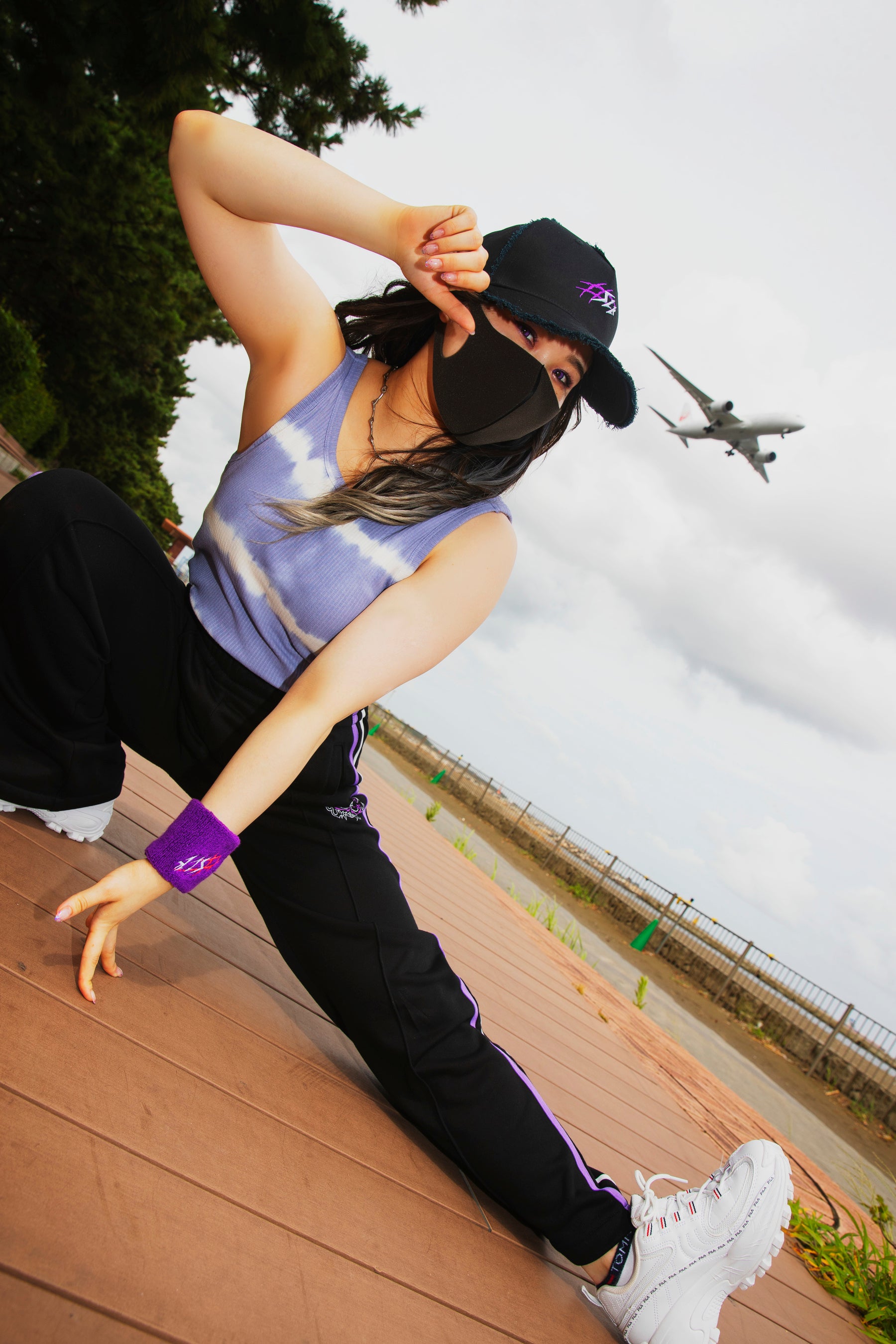 R4G(アールフォージー)が『美人マスクウーマンの“女子プロレスラー