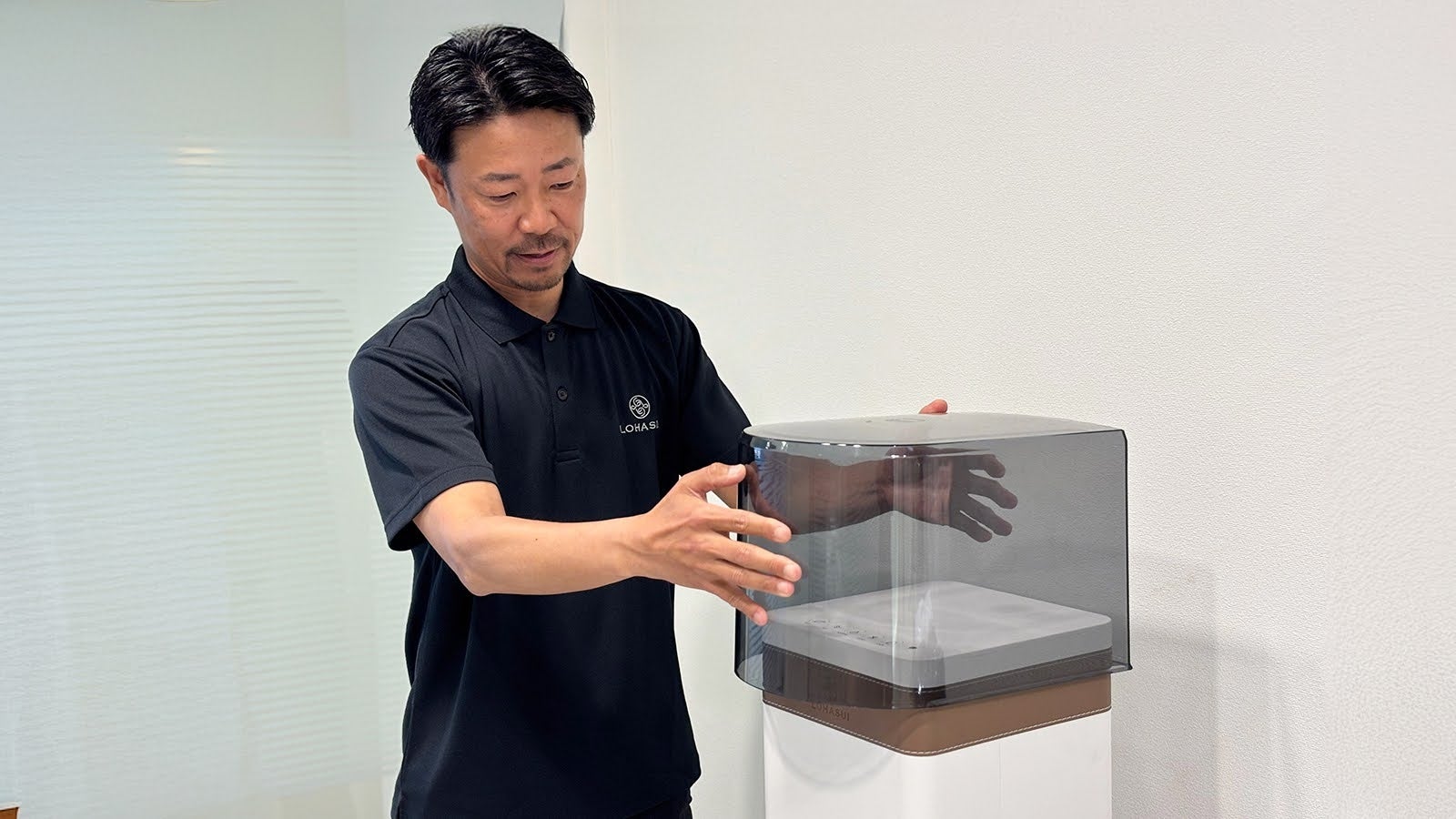 開発ストーリー】世界初！水と空気を同時にきれいにするインテリア