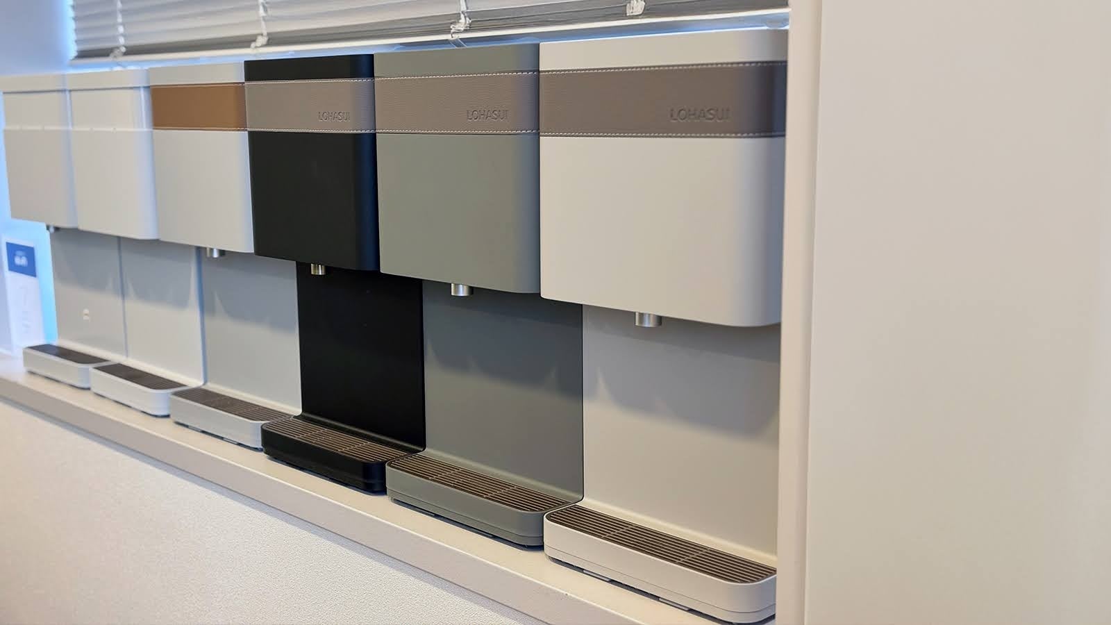 開発ストーリー】世界初！水と空気を同時にきれいにするインテリア