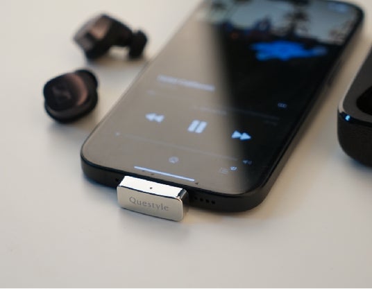 Questyle Japan、Snapdragon S5対応 QCC Dongle PROを発表 企業
