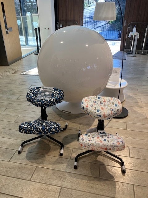 美しい姿勢を意識できる「バランスチェア」New モデル販売開始 | 國新