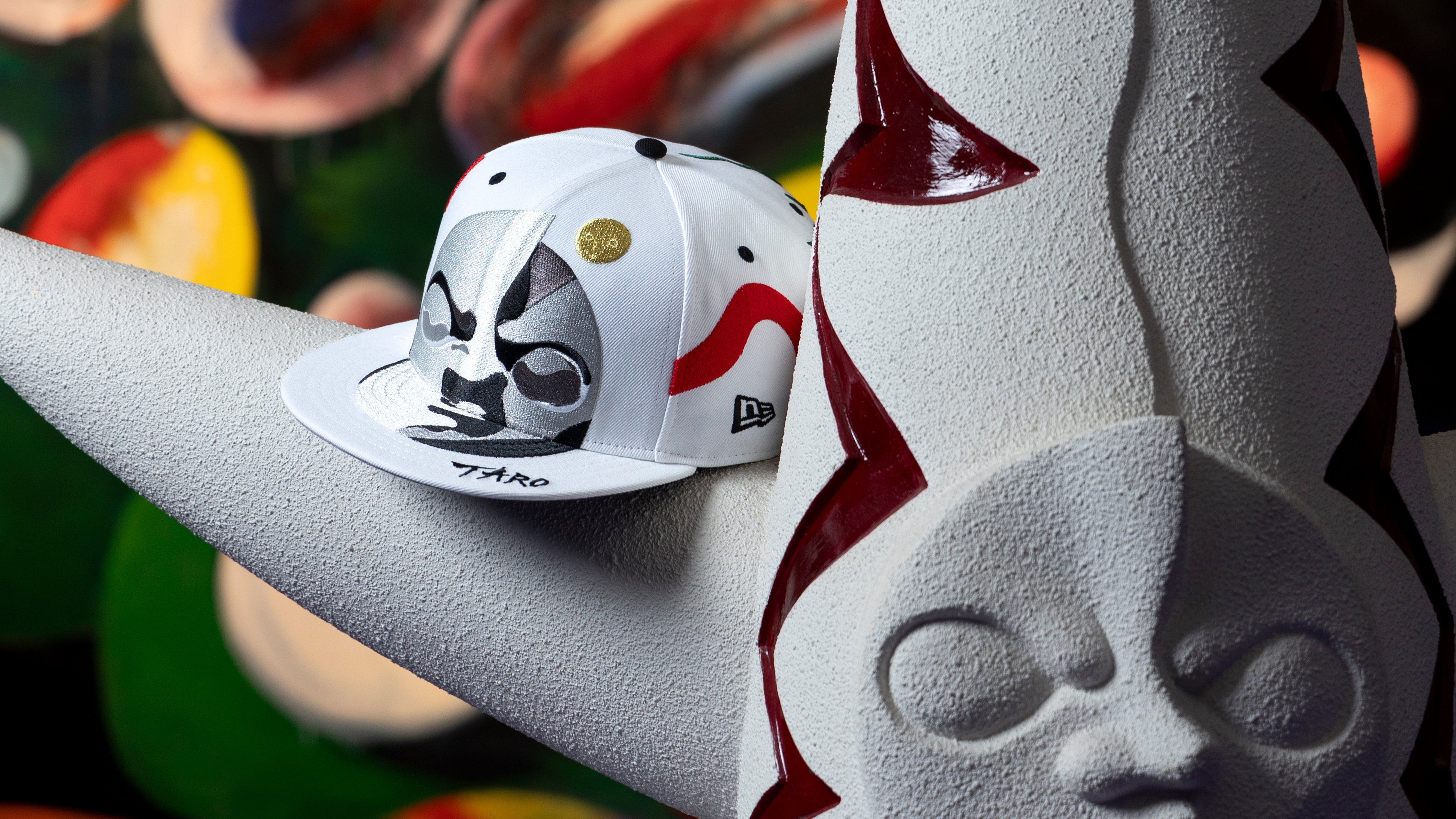 ニューエラ】日本を代表する芸術家、岡本太郎との2025年秋冬シーズン