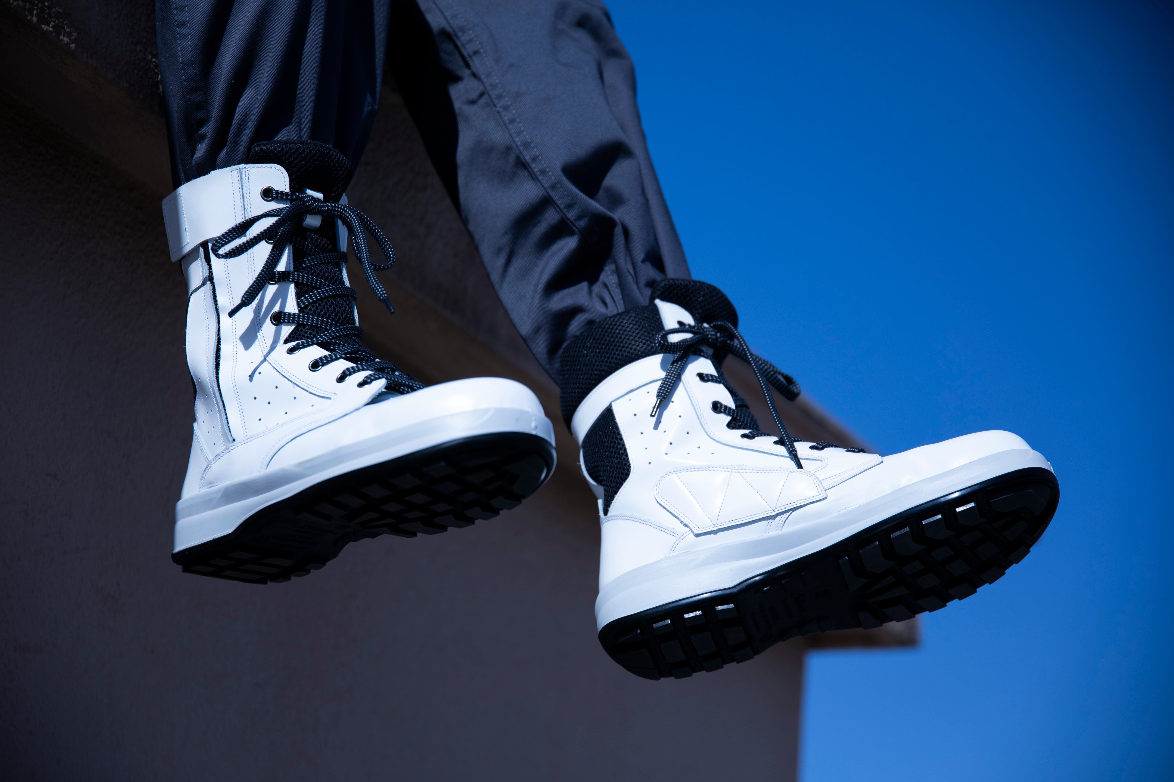 熱中対策に！靴内温度の上昇を和らげる高機能静電安全靴「WS33C付白革