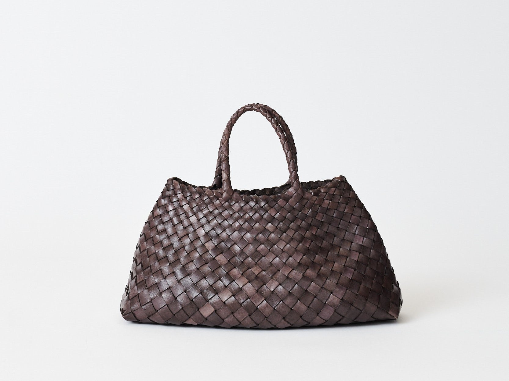 ドラゴン ディフュージョン/Dragon diffusion〉ブランド初のレザー