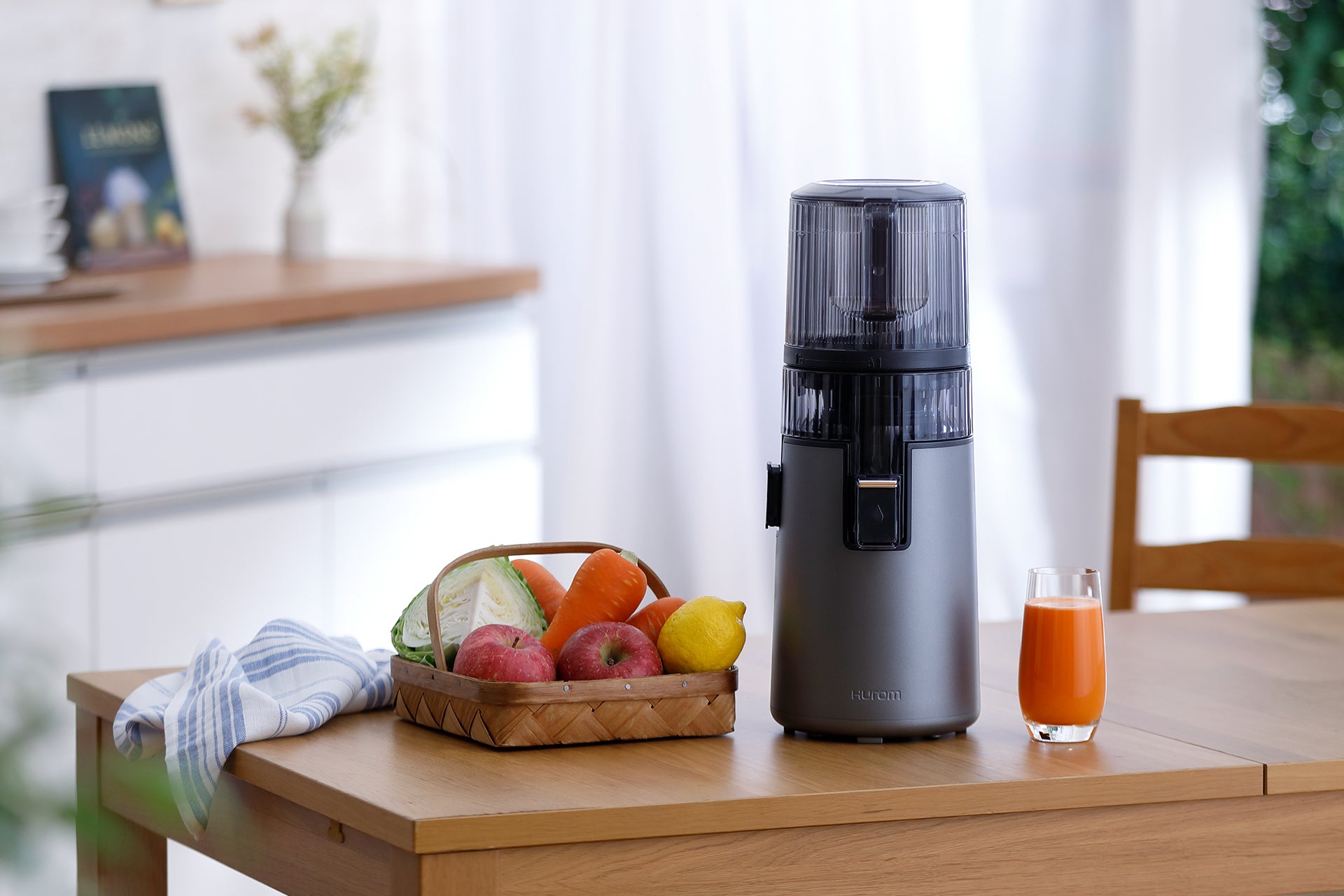 年末の疲れた胃腸にやさしい！スロージューサーのパイオニアヒューロム