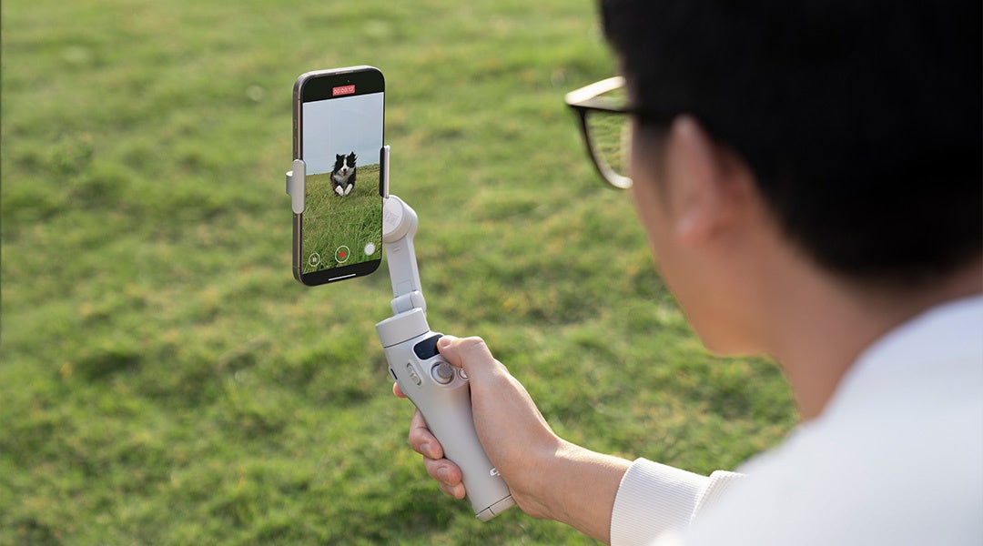 スマホでプロ級撮影！手ブレなしのスマホ用ジンバル「OSMO MOBILE 7