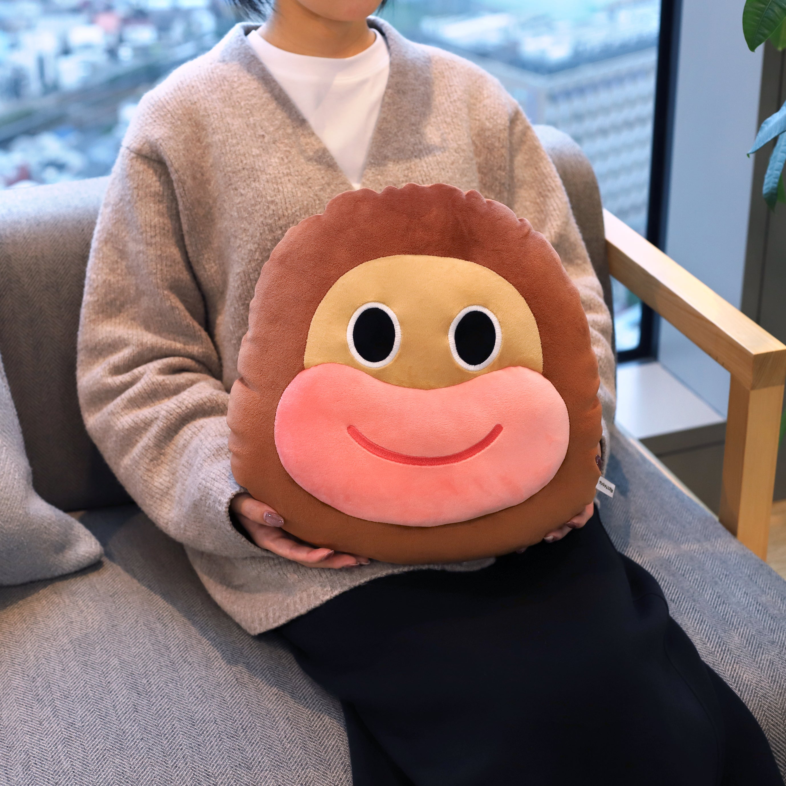 毎日をチョっと明るくするチョコビスケット『サク⼭チョコ次郎』から