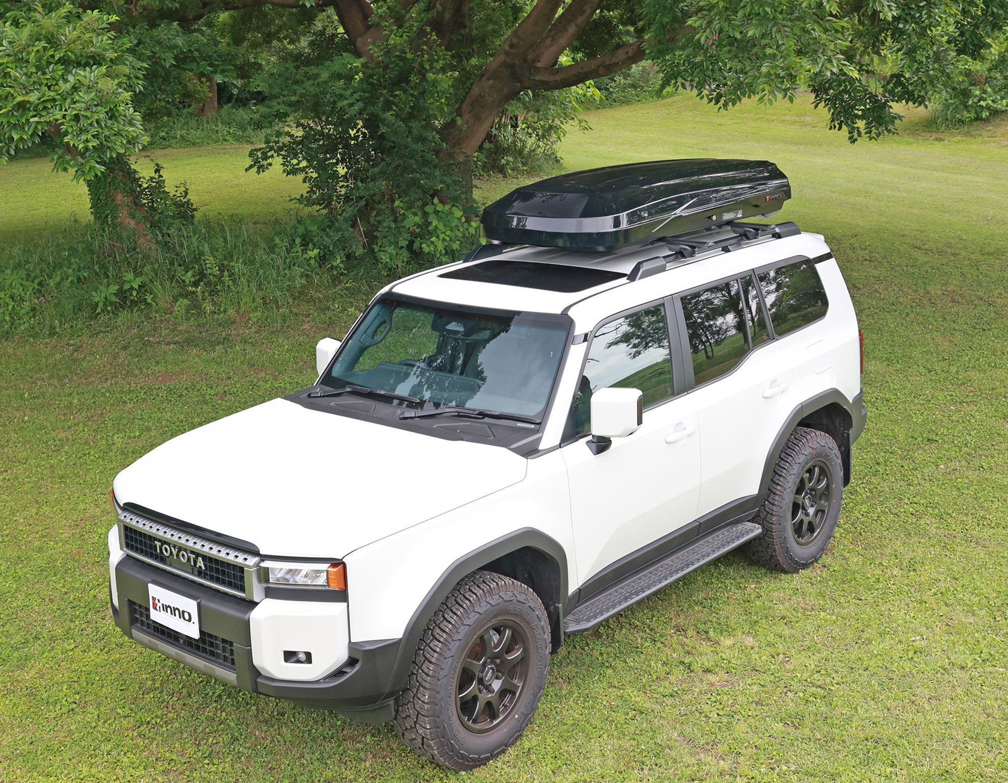 フルサイズSUVにジャストフィット。INNOのフラッグシップルーフ