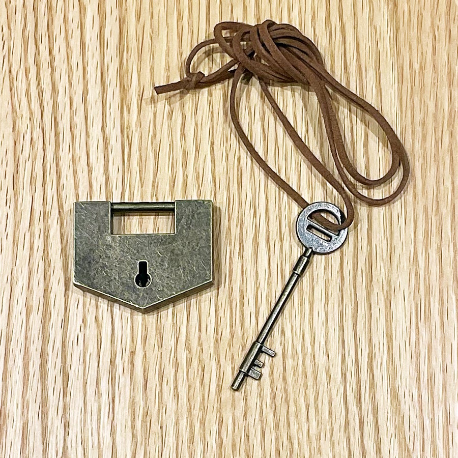 進撃の巨人』、全世界待望の画集「進撃の巨人 画集 FLY」予約受付