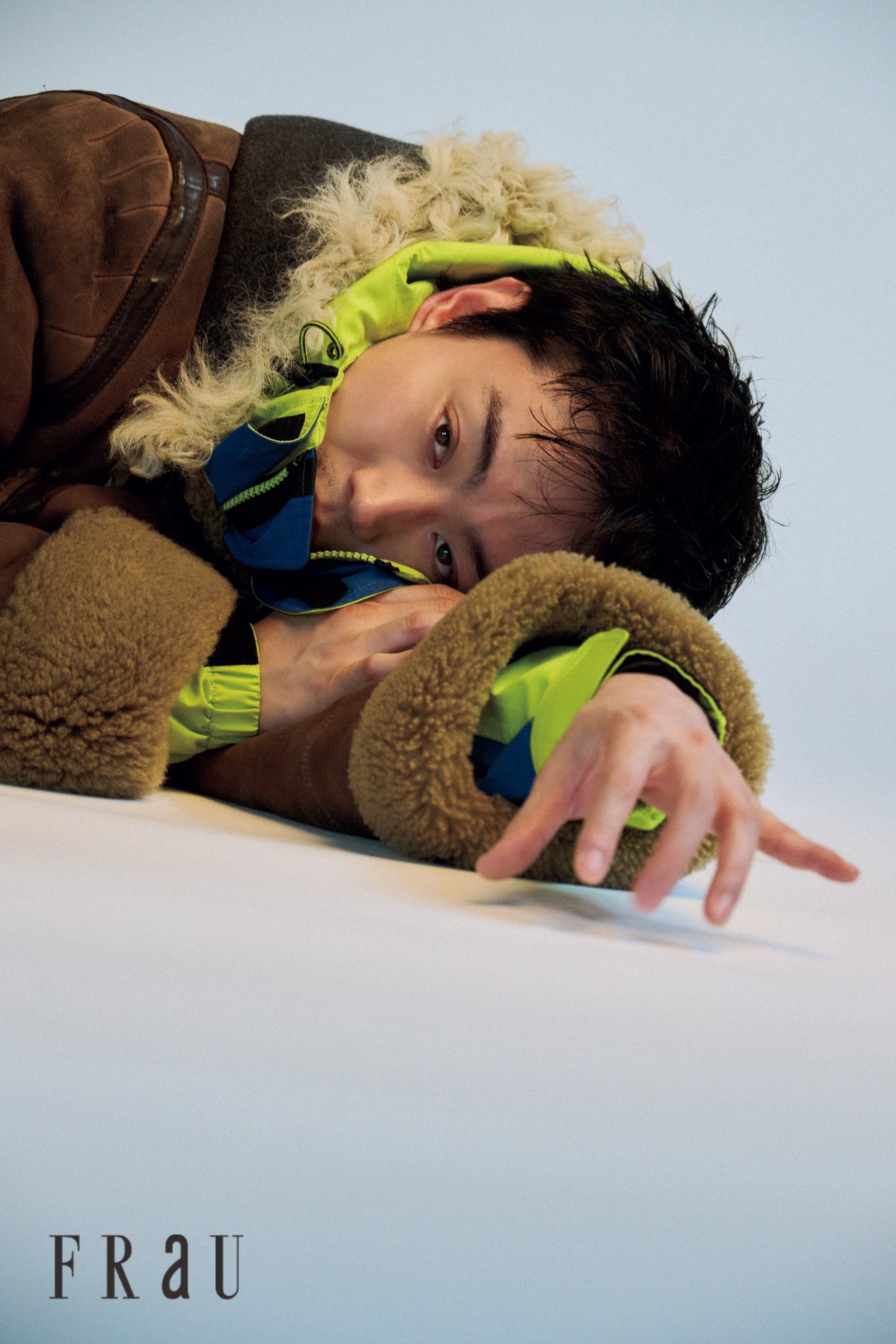 菅田将暉さんの表紙ビジュアル解禁！「FRaU1月号」SDGs特集号のカバー