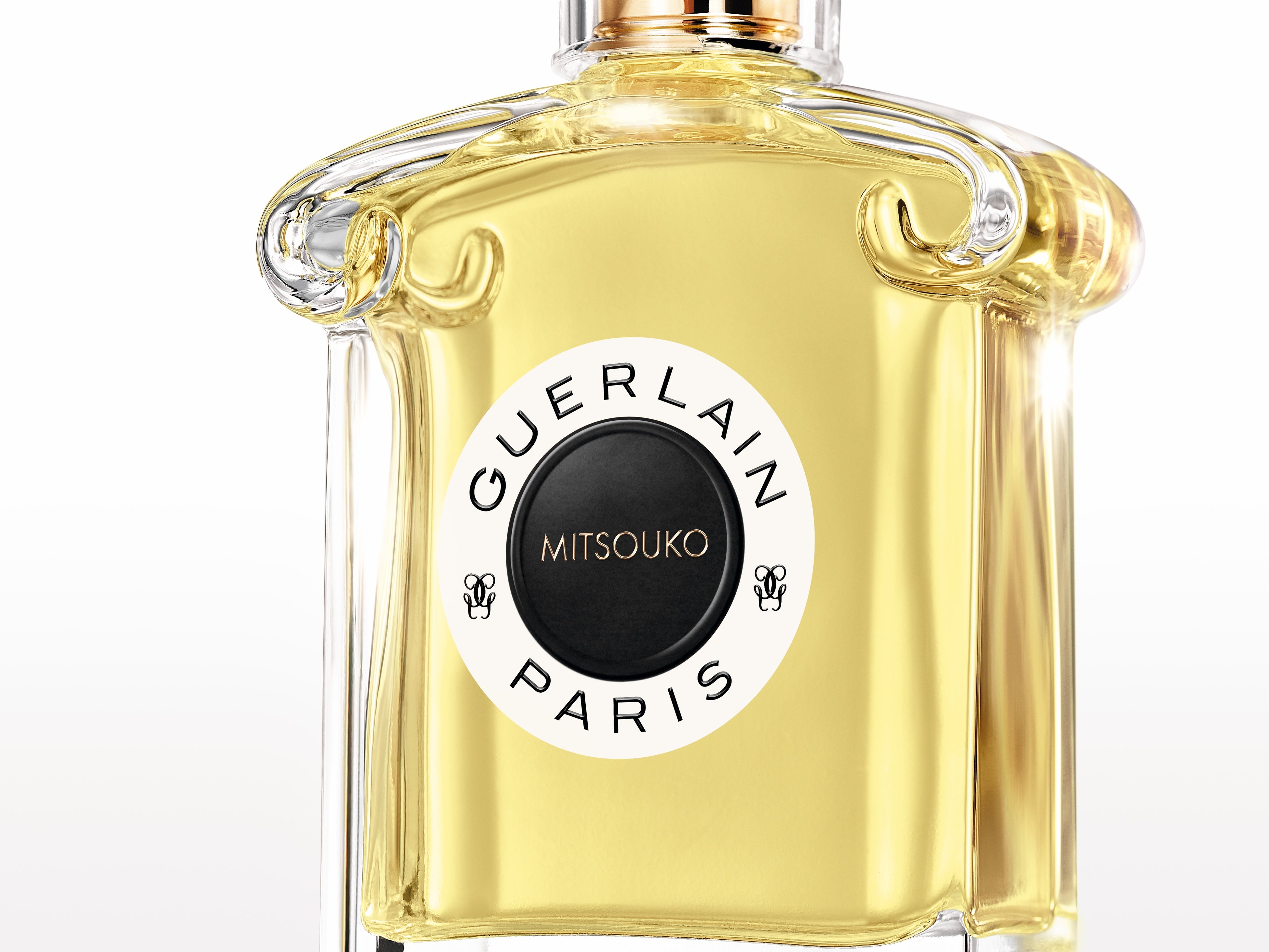 ゲラン】みずみずしいピーチと温かみのあるレザーのコントラストが