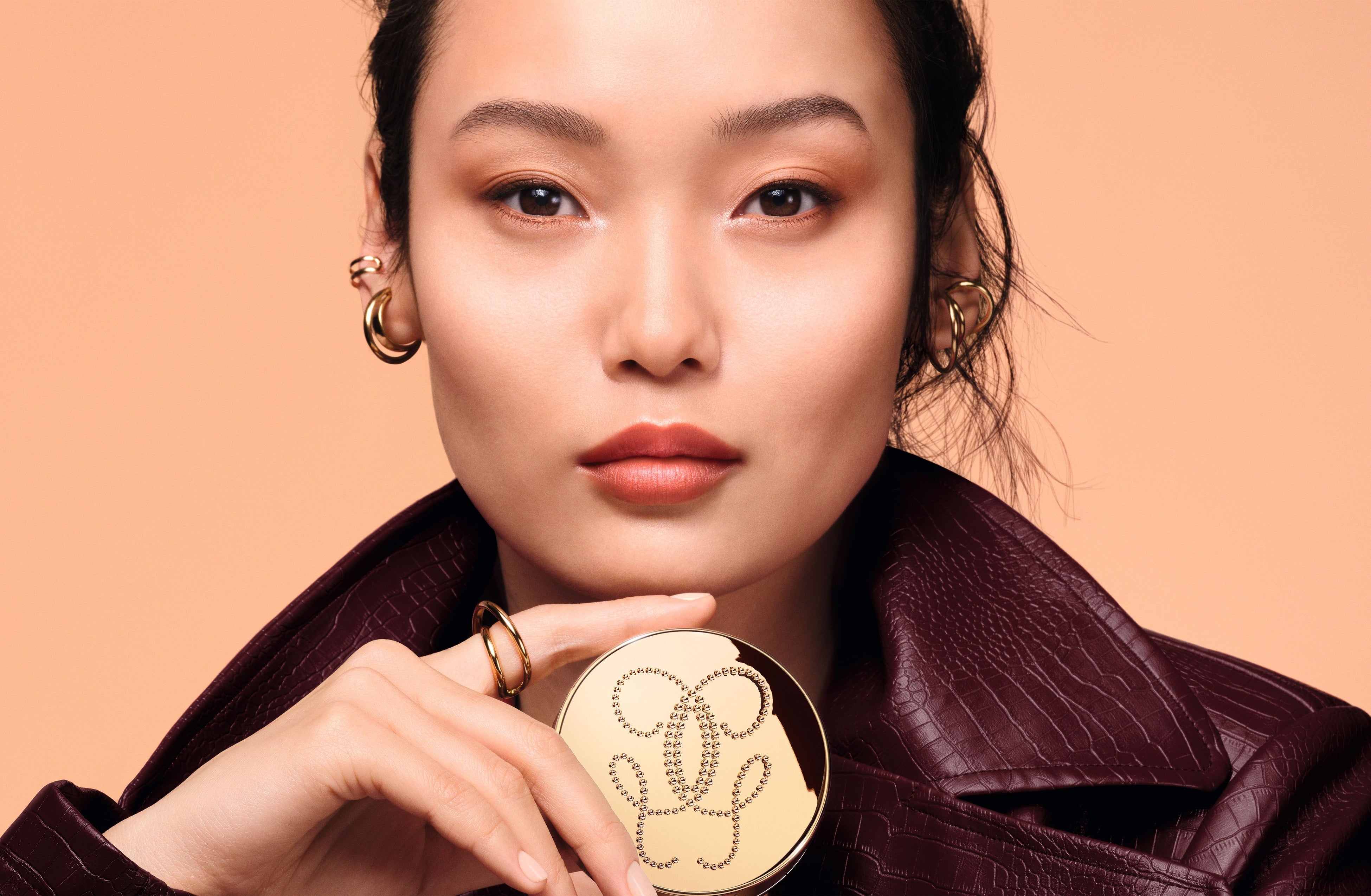 ゲラン】〈パリュール ゴールド〉初、ブラックビーハニーを配合した新