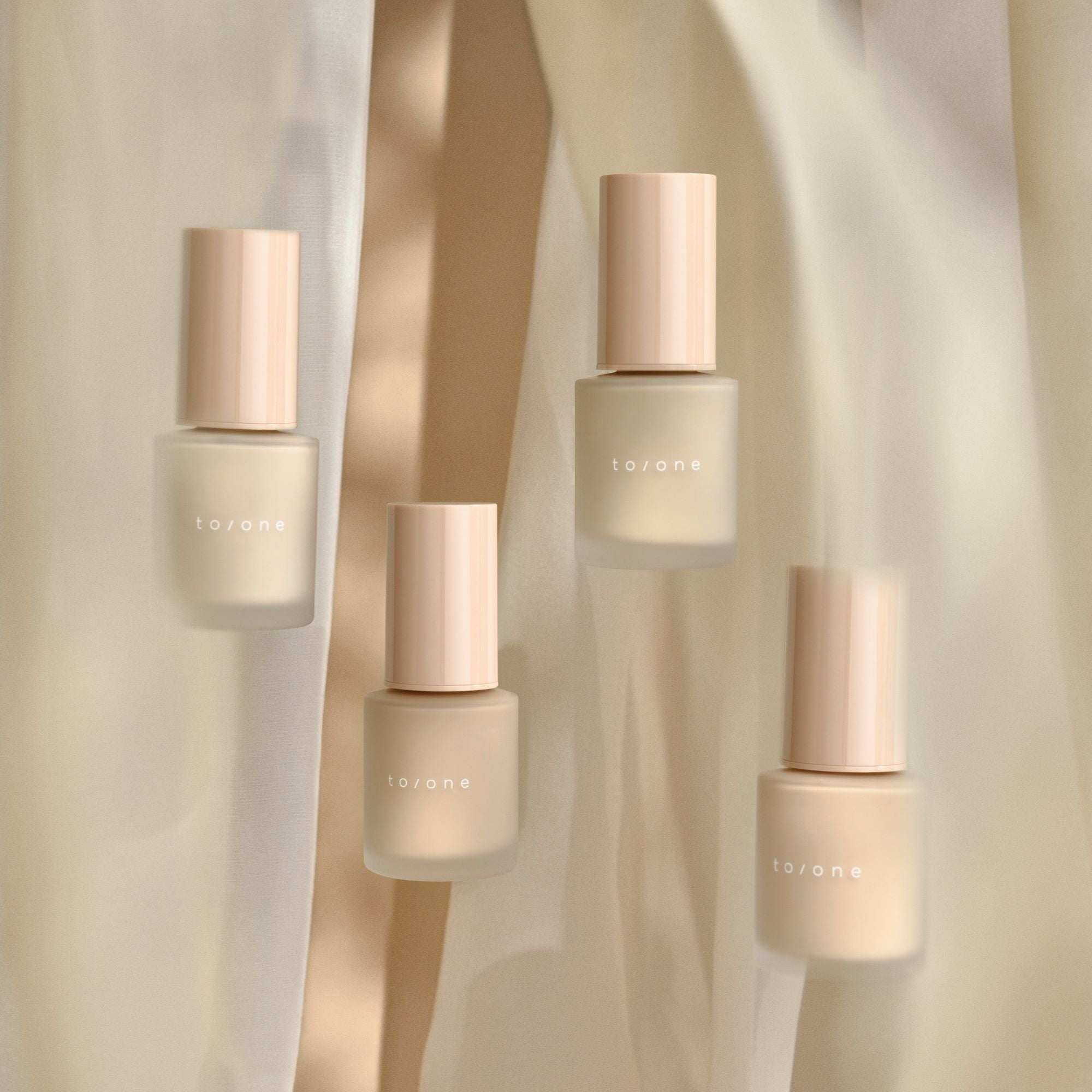 to/one(トーン)】美容液成分94％以上配合。花びらのような透明感と