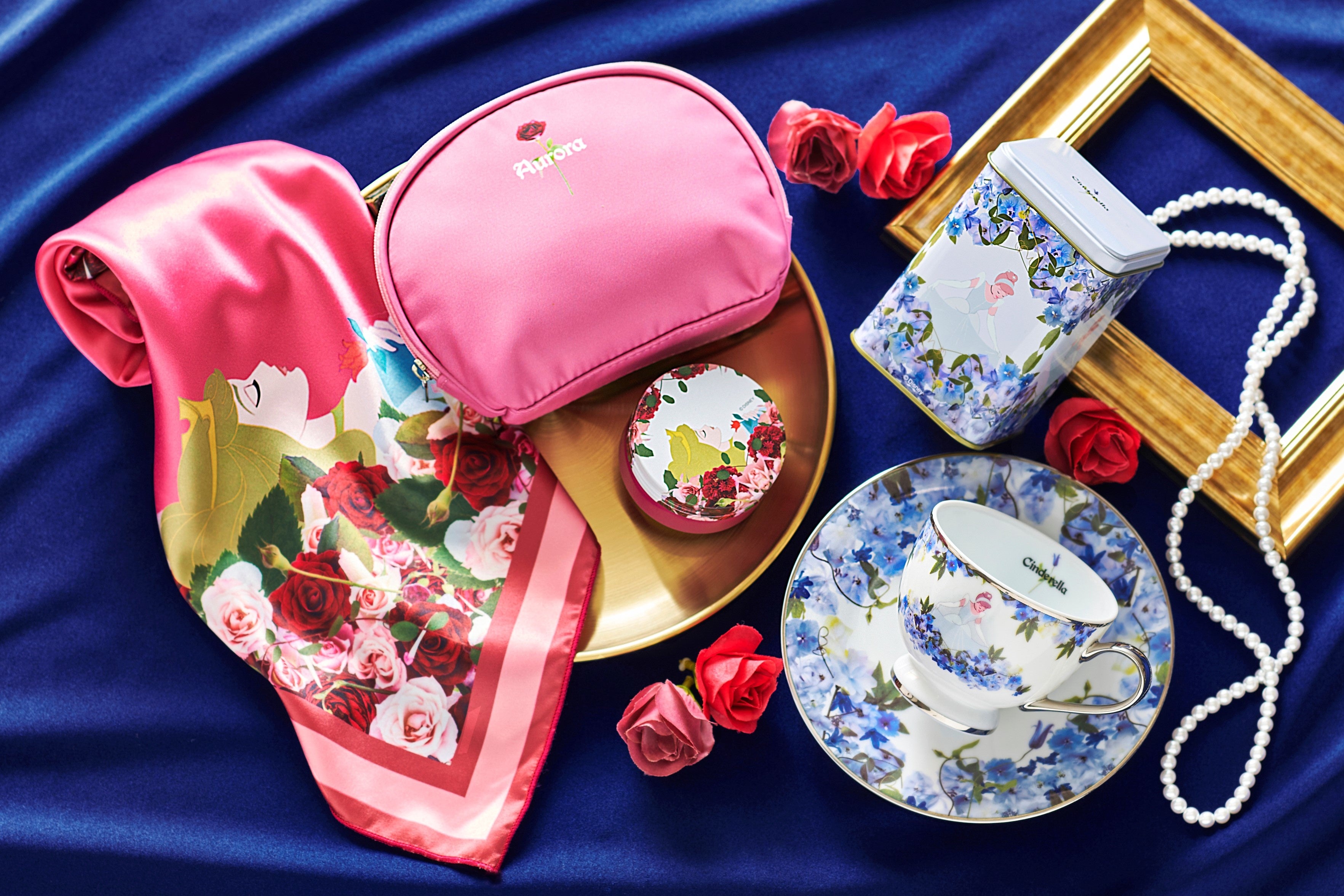 Disney ARTIST COLLECTION by nicolai bergmann」からシンデレラと