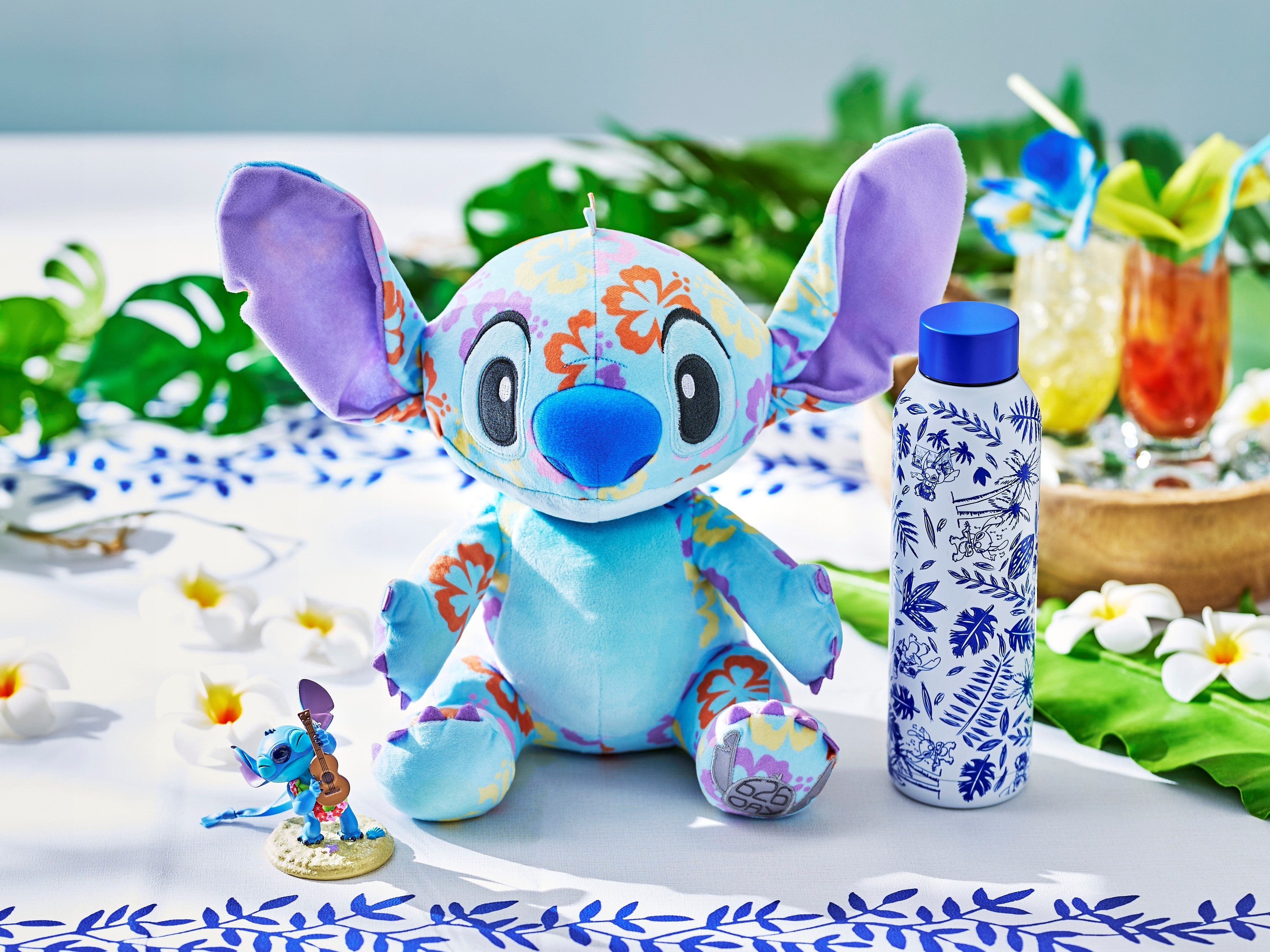 パジャマ姿のスティッチを描いたホーム雑貨でリラックスタイムを満喫