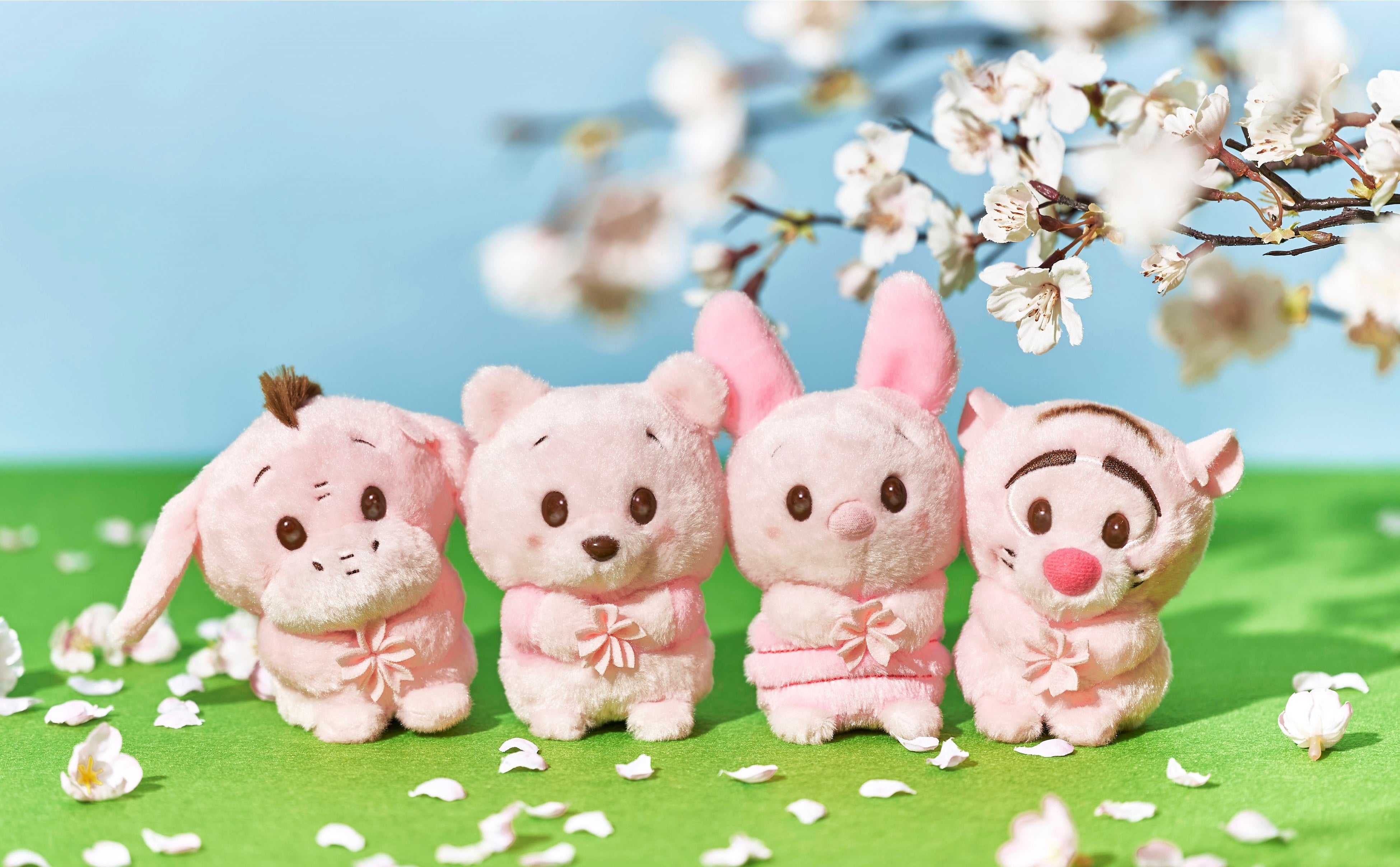 春を先取り！桜の下でティーパーティーを楽しむプーさんたちがテーマの