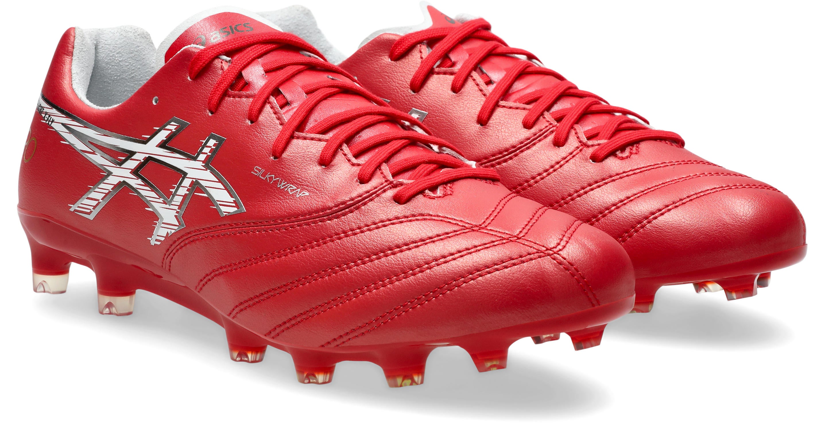 柔軟性、耐久性に優れた新素材「SILKYWRAP」を採用したサッカー用