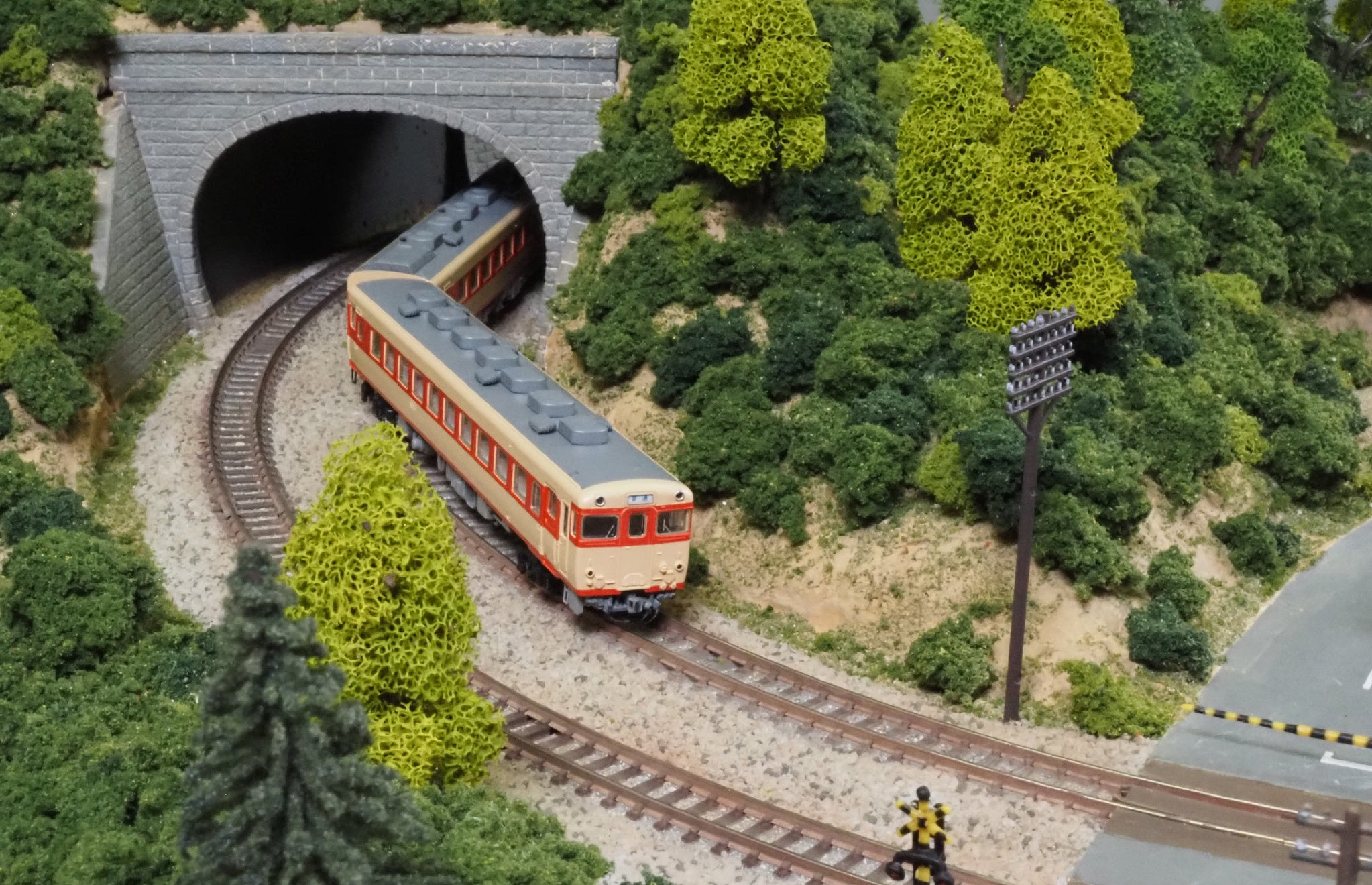 丁寧な作り方ガイド付きのNゲージジオラマ製作キット『はじめてつくる