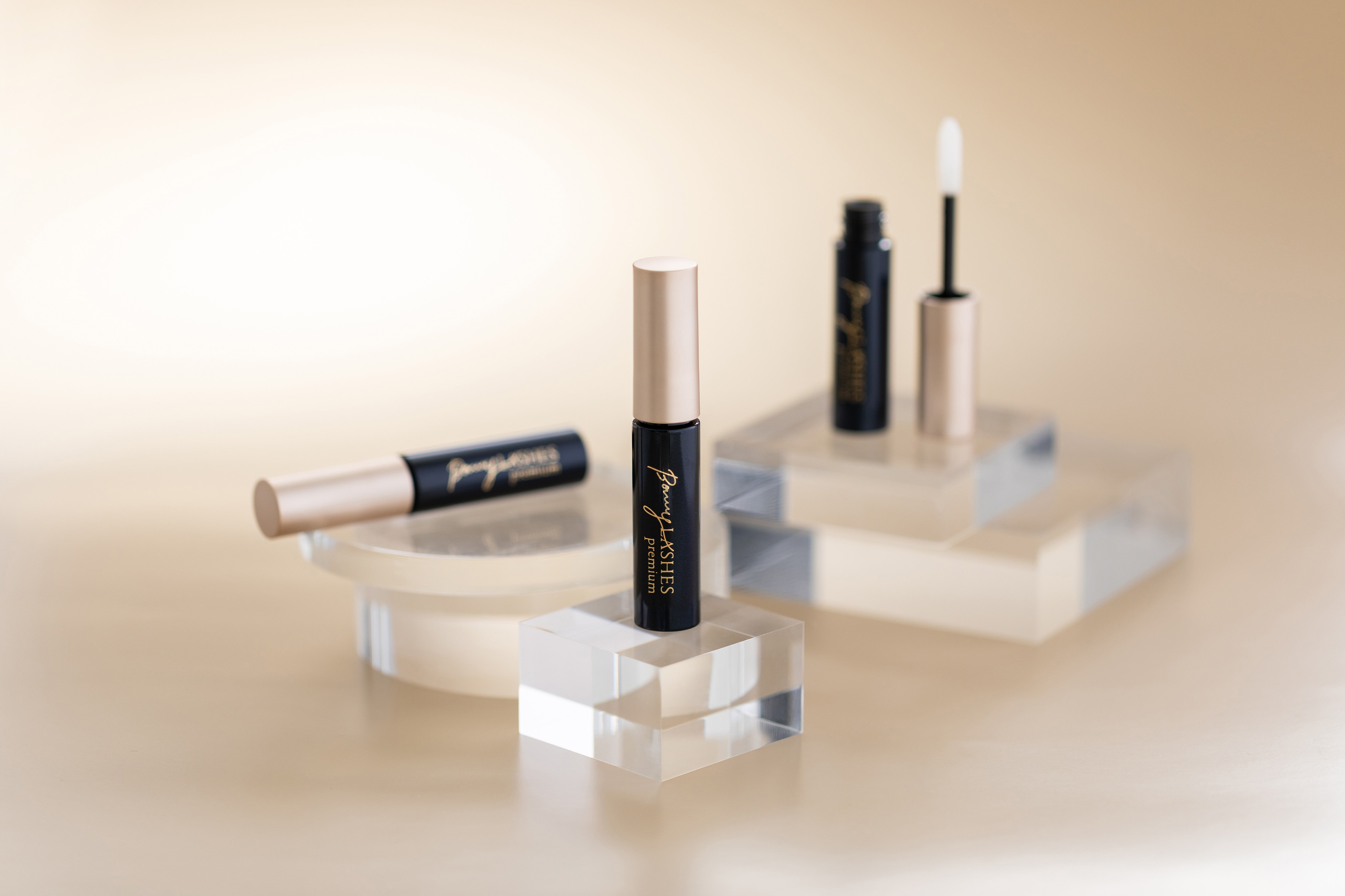 魅せる肌へ！自分の肌色に変化する新感覚ファンデーション