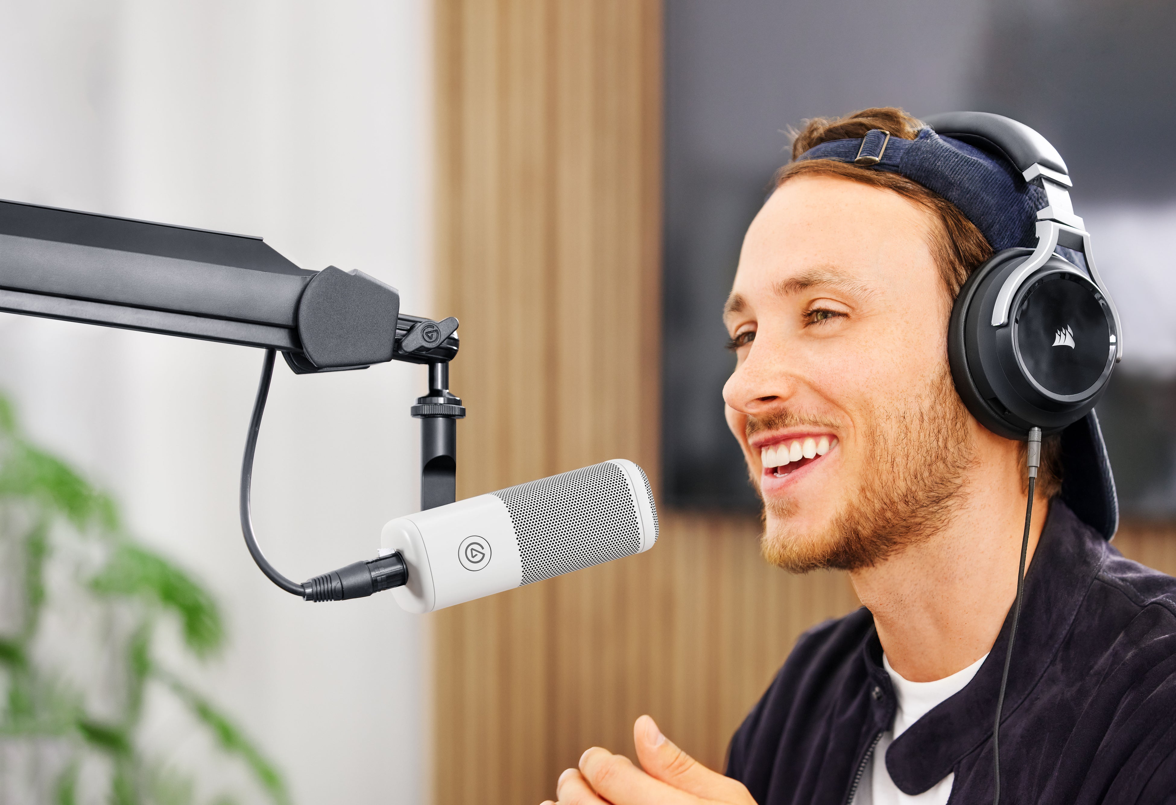 Elgatoの高性能なダイナミックマイク「Wave DX」の新色ホワイトと