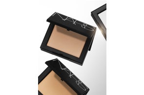 NARS「ライトリフレクティング トラベルセット」が22年9月に数量限定で