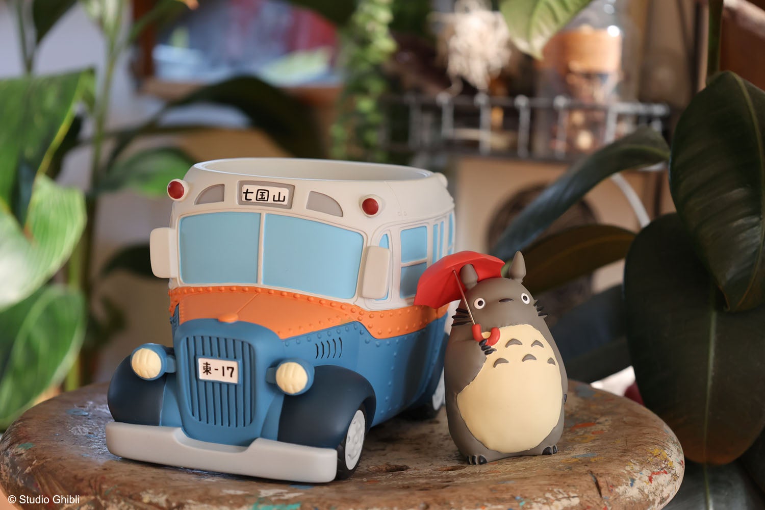 お花を飾るプランター、小物入れの他、お部屋のインテリアとしても大