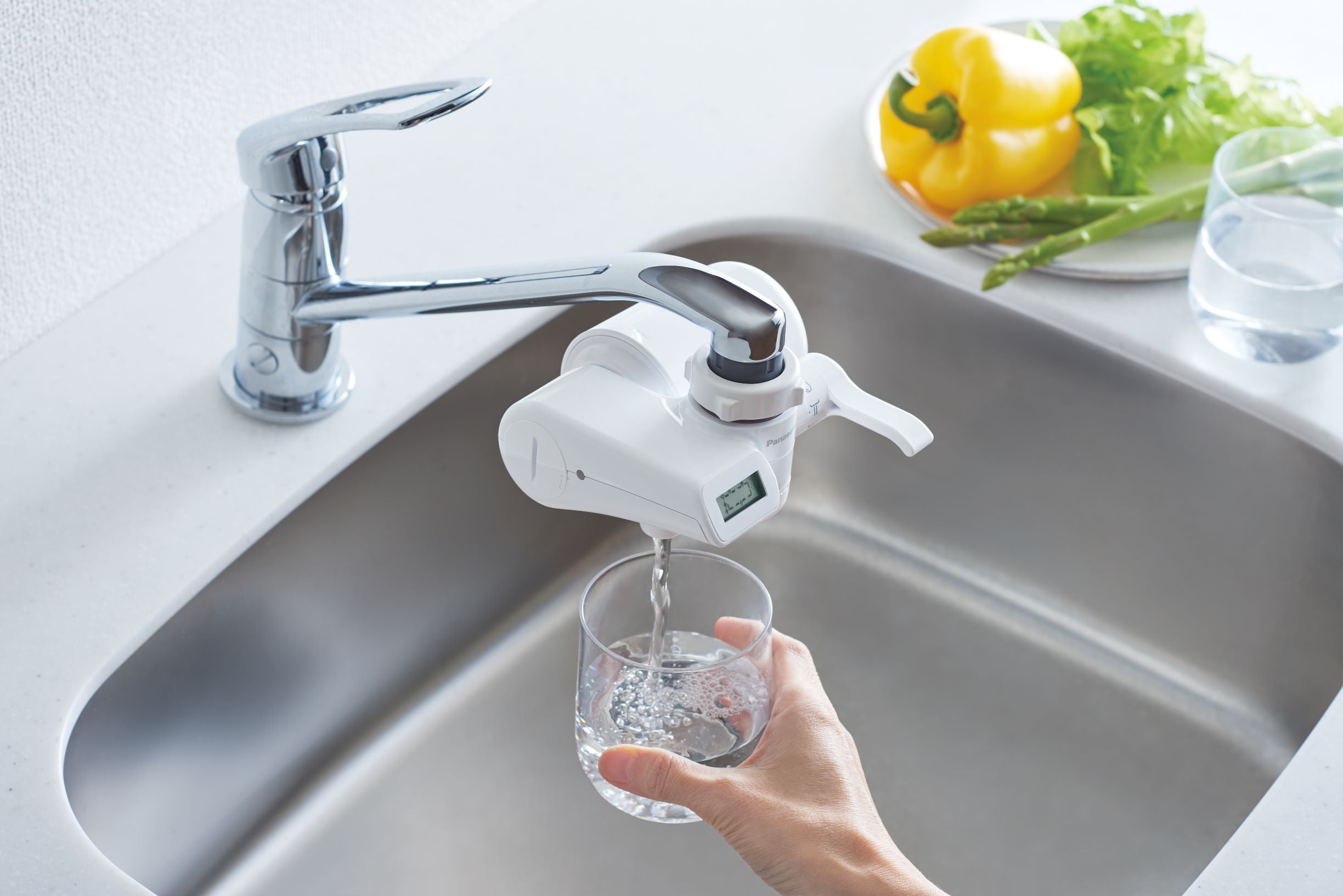 高い除去能力のカートリッジで、キレイな水が長つづき 蛇口直結型浄水