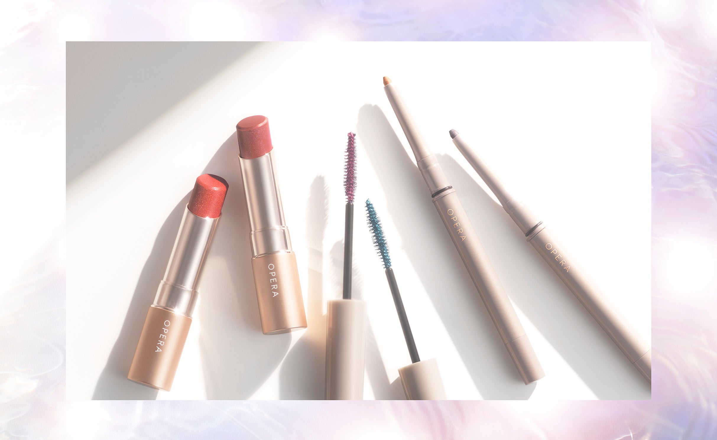 オペラから、きらめきあふれる“エナジーカラー”の夏コレクション登場