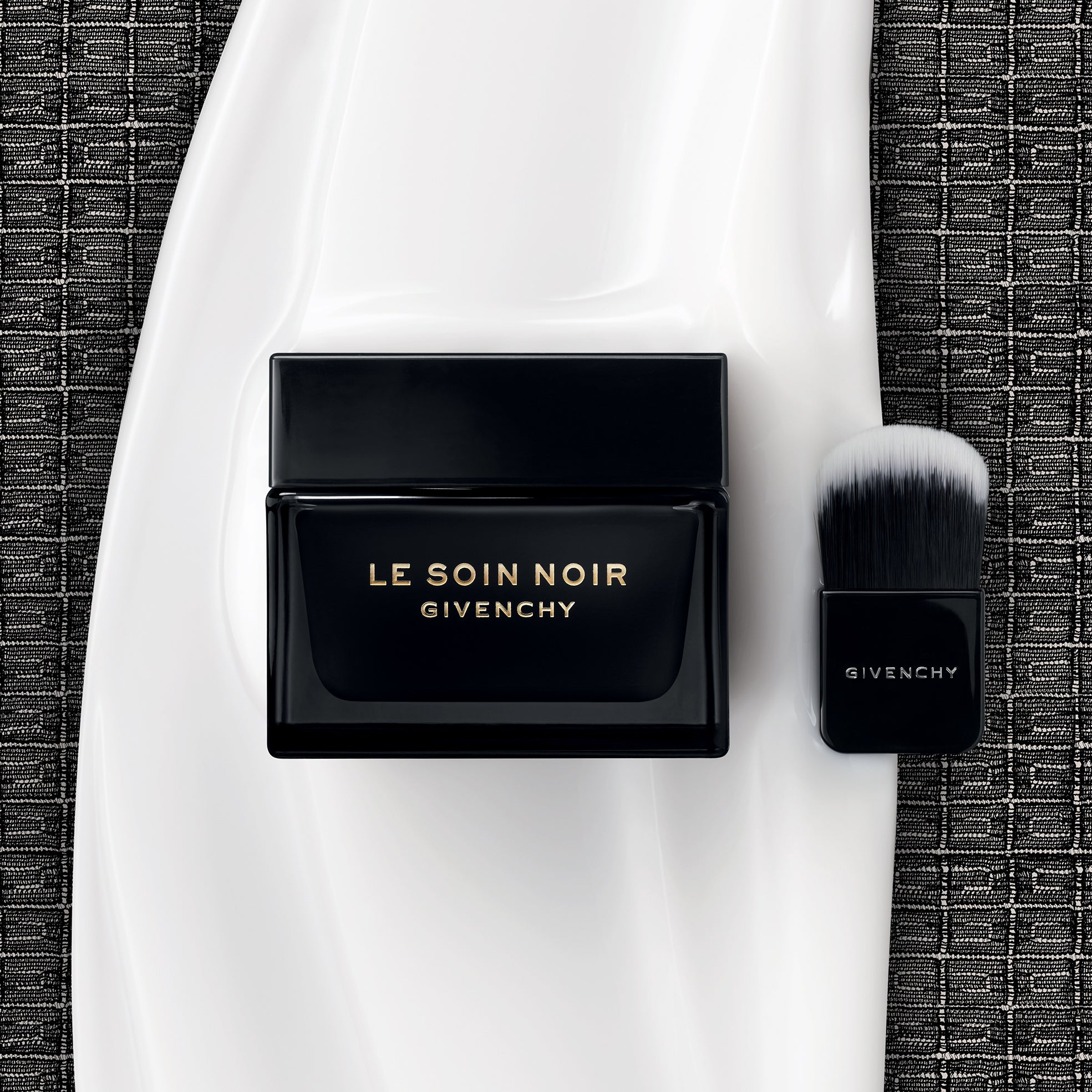 ジバンシイ】ジバンシイのプレミアムエイジングケア*1シリーズ『ソワン