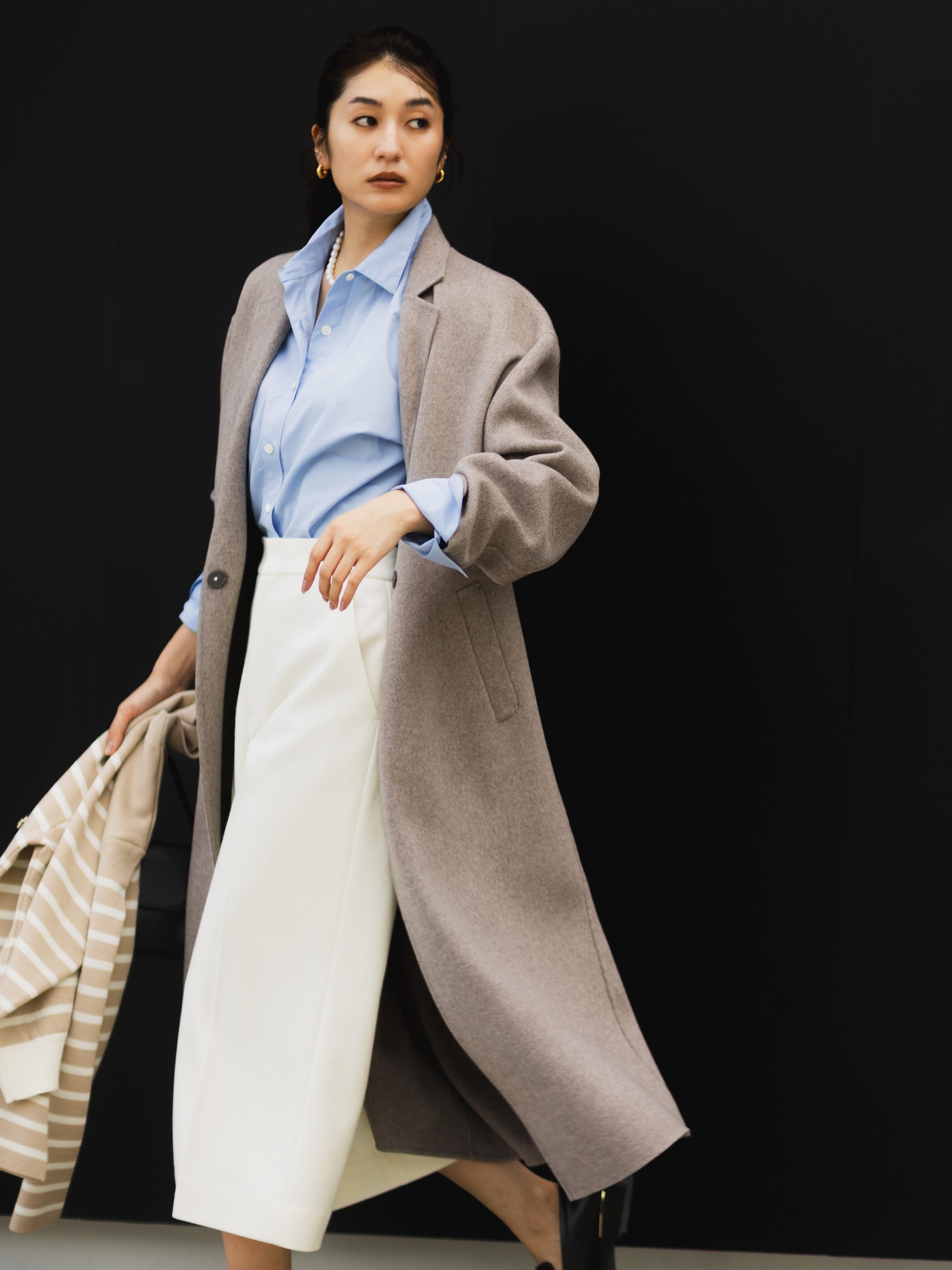 UNTITLED】冬の装いを完成させる！“コート”を特集したページを10月24日