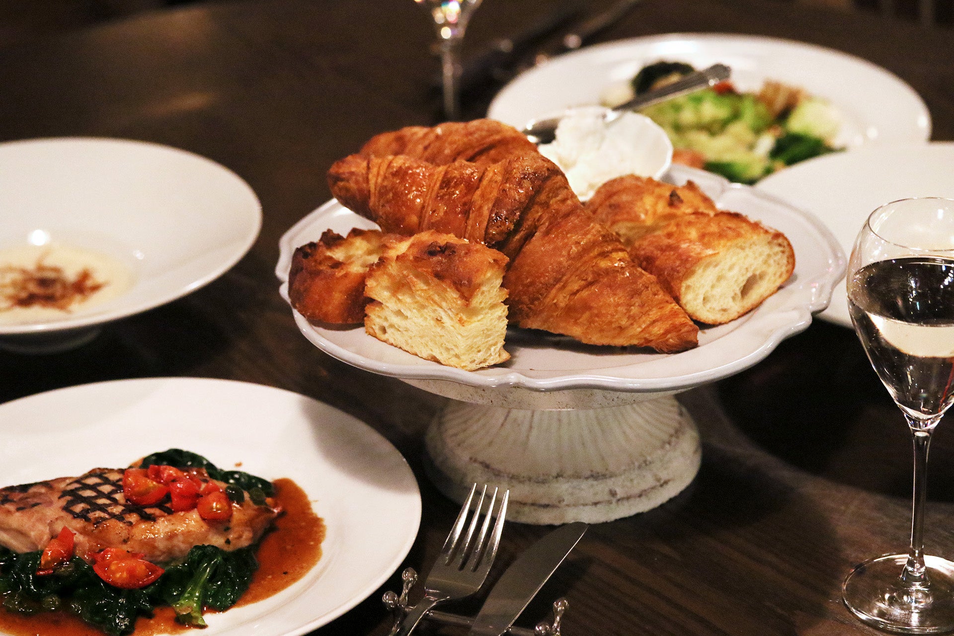 恵比寿「TOOTH TOOTH TOKYO」ランチメニューを一新。店内で焼き上げる