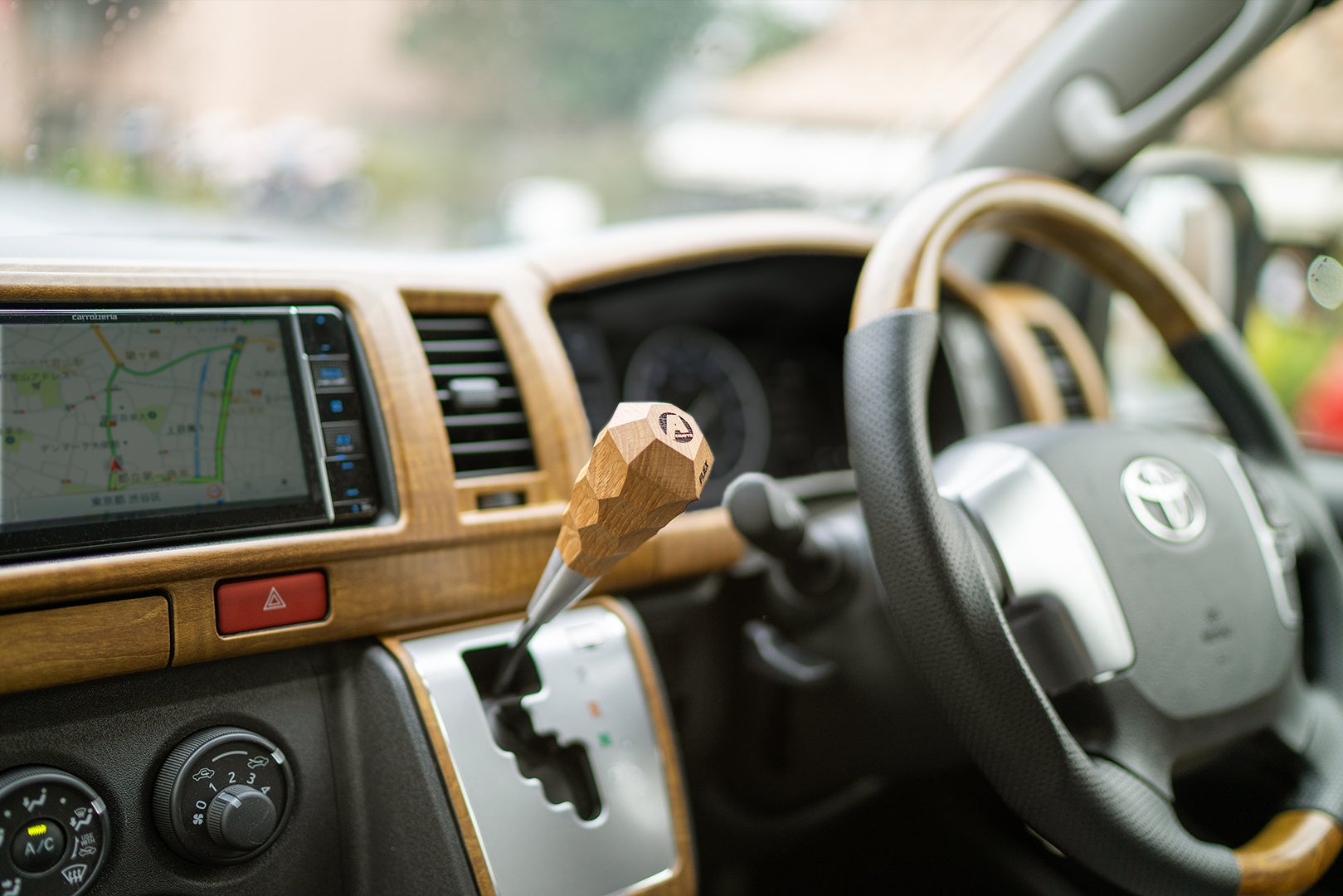 FLEX×asimocrafts】コラボレーションによるハイエース専用オリジナル