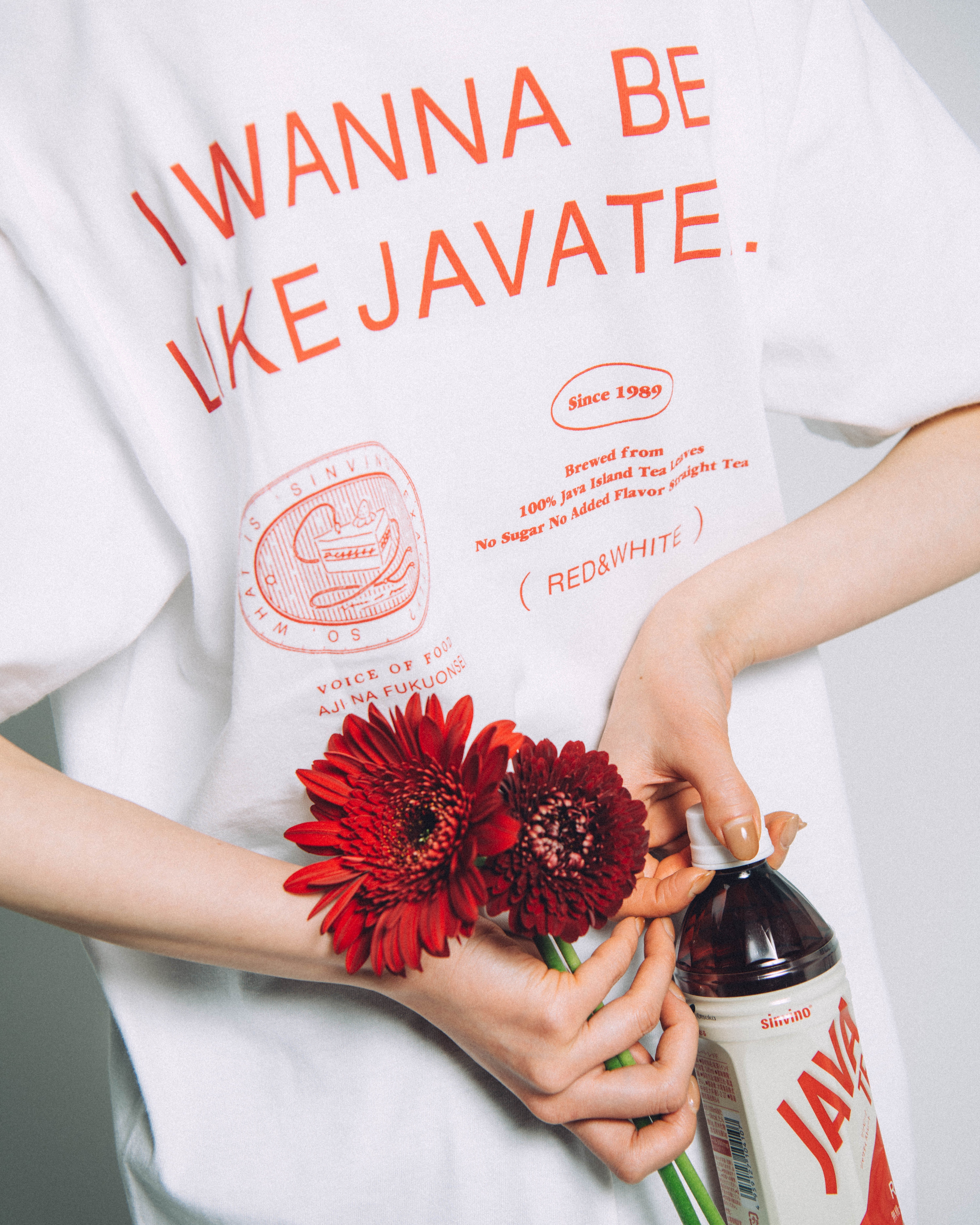 平野紗季子のポッドキャスト『味な副音声』× JAVATEA、コラボグッズが