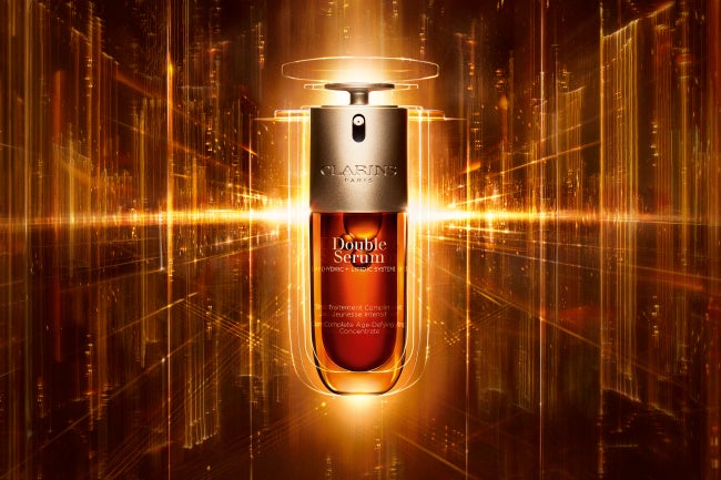 クラランスを代表する美容液「ダブル セーラム」が先進のサイエンスを